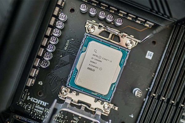 Vai-tro-cua-mainboard-may-tinh-trong-do-on-dinh-he-thong-3.jpg