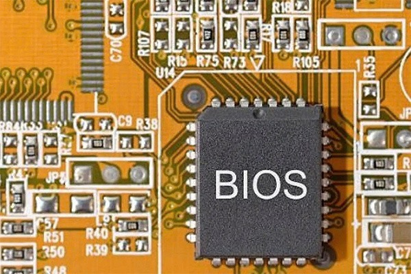 Vai-tro-cua-mainboard-may-tinh-trong-do-on-dinh-he-thong-5.jpg