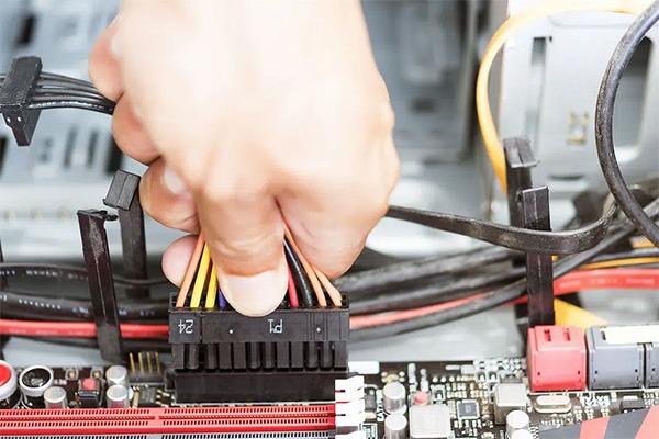 Vai-tro-cua-mainboard-may-tinh-trong-do-on-dinh-he-thong-6.jpg