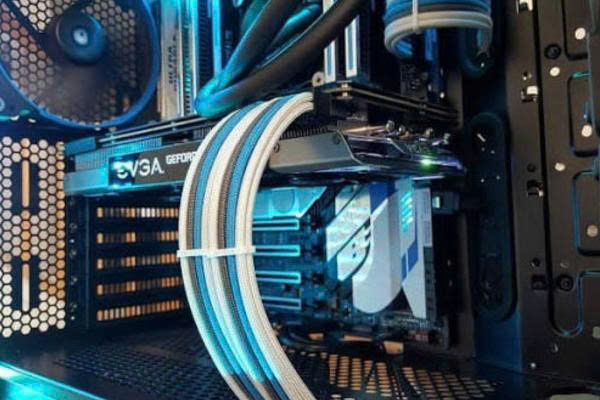 3 biến số quyết định cấu hình: Nhu cầu, ngân sách, khả năng nâng cấp