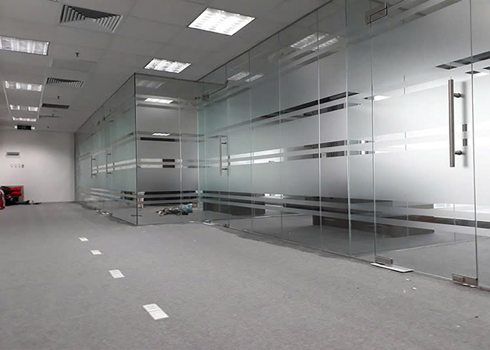 Giới thiệu về decal dán kính văn phòng