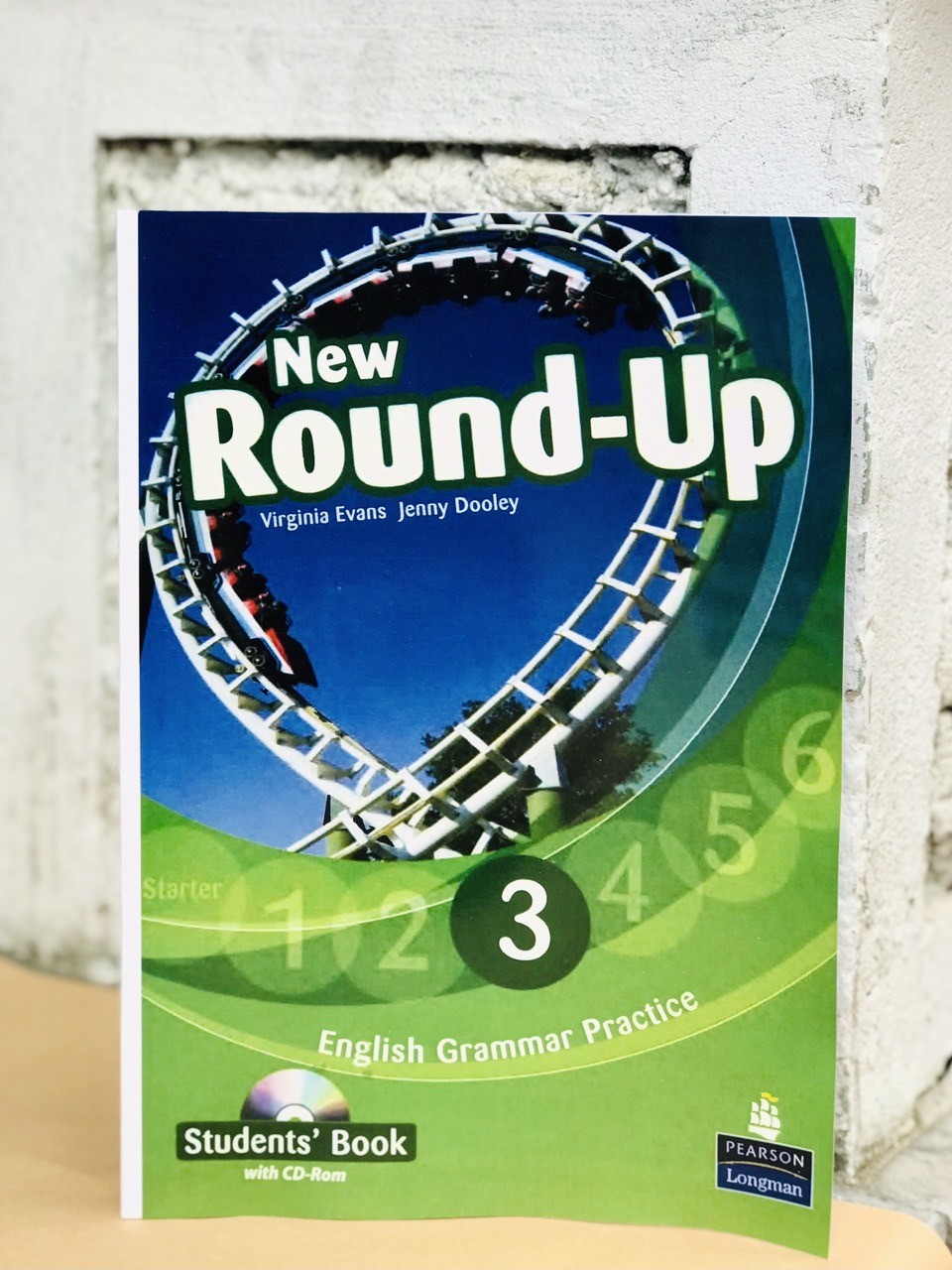 New Round Up 3-duoc-ban-tai-Nhà sách Hạnh Phúc