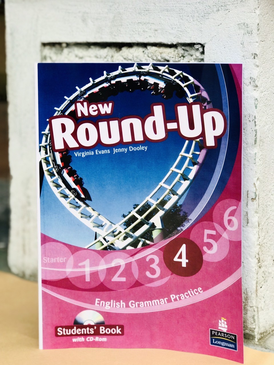 New Round Up 4-duoc-ban-tai-Nhà sách Hạnh Phúc
