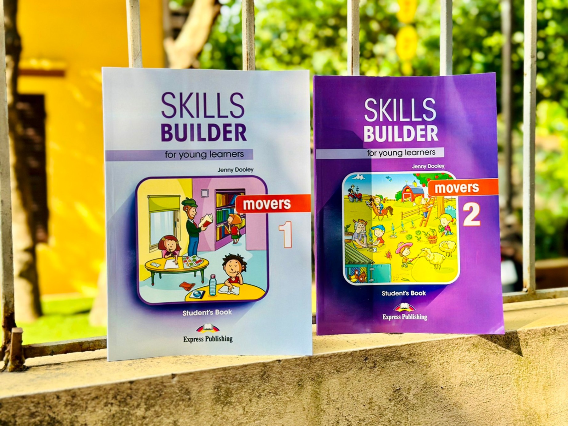 Skill Builder Movers 1-duoc-ban-tai-Nhà sách Hạnh Phúc