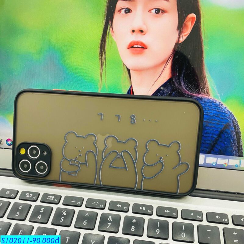 Ốp Gấu 3 Con Viền Silicon Đen