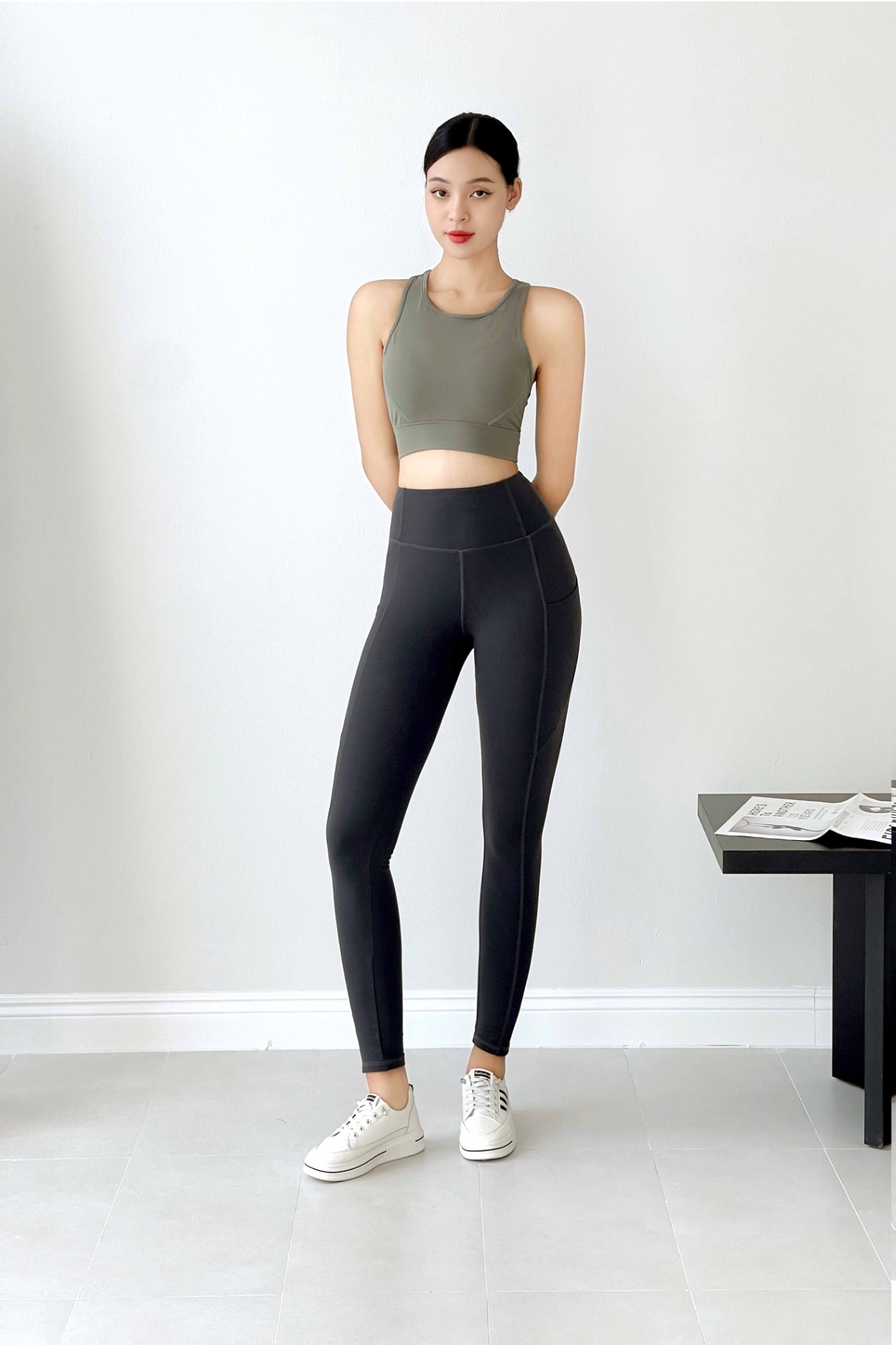 Áo tập croptop 3 lỗ - Xám