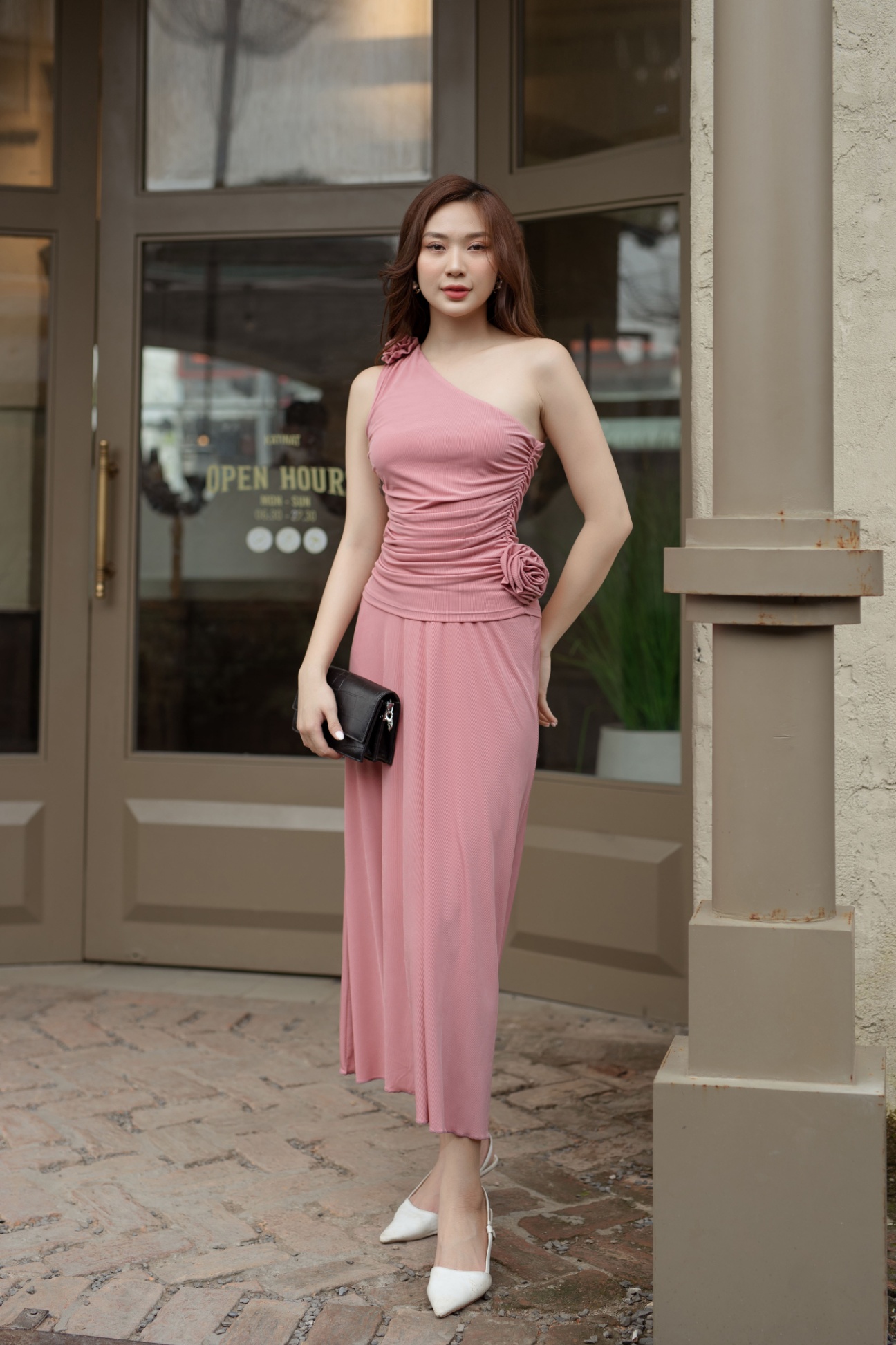 Váy đầm tơ hoa đính nổi màu hồng pastel Louise trễ vai buộc dây cổ đi du  lịch đi chơi YAME - Váy Fashion