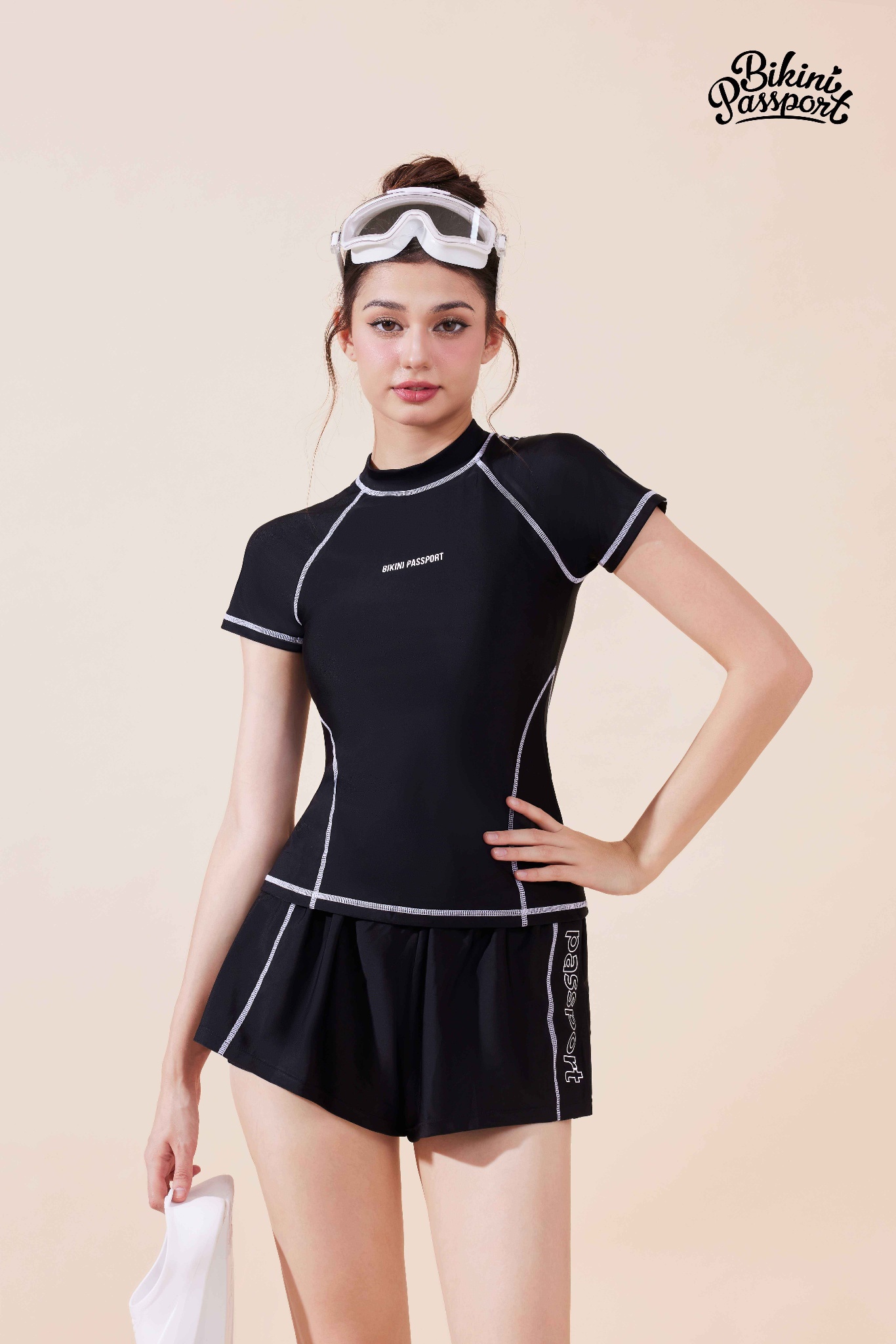 Áo bơi BIKINI PASSPORT tay ngắn may 4 kim - Đen Trắng