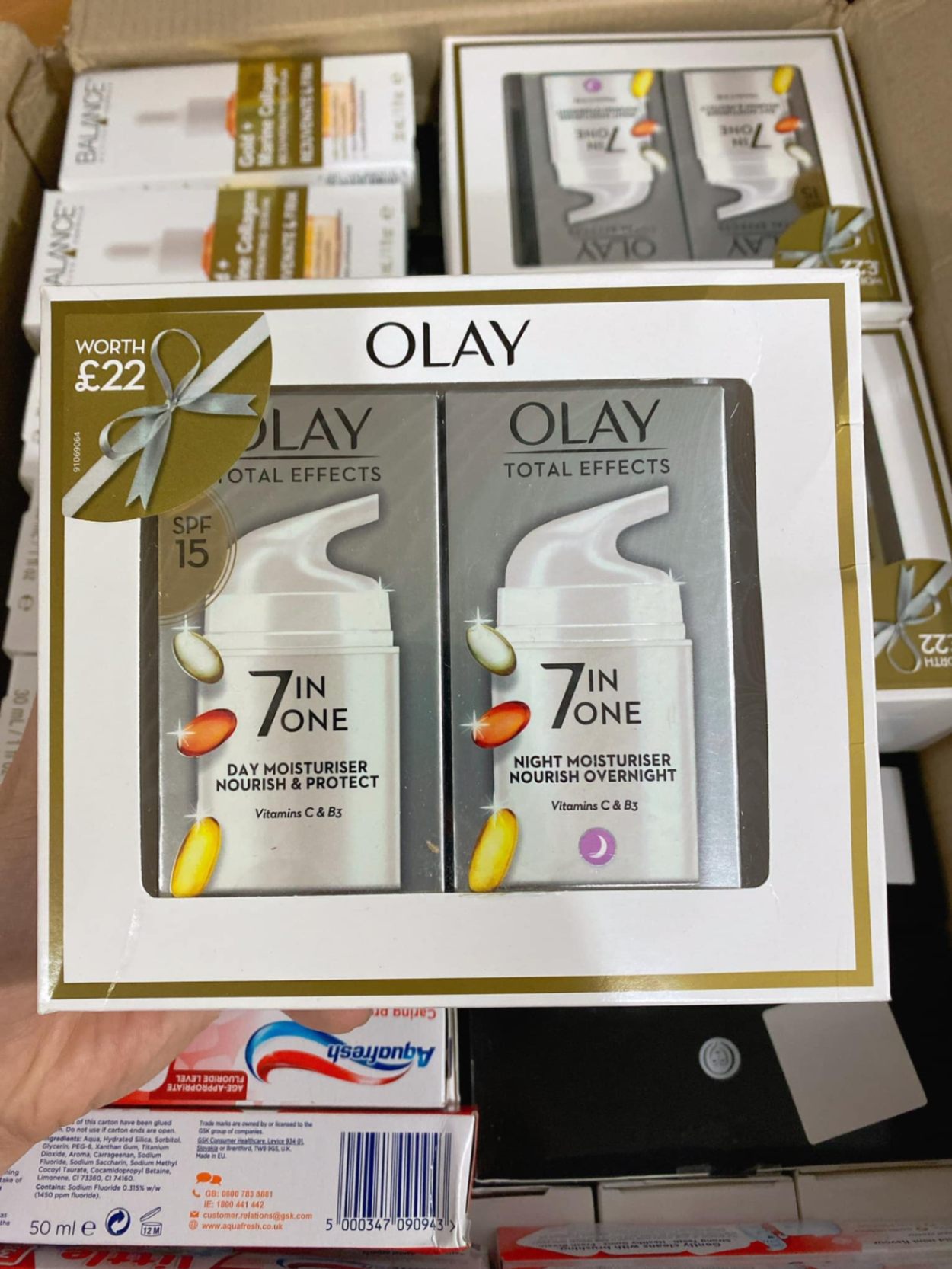 Set kem dưỡng Olay Total Effects 7 in 1 ngày và đêm 37ml Anh (UK)