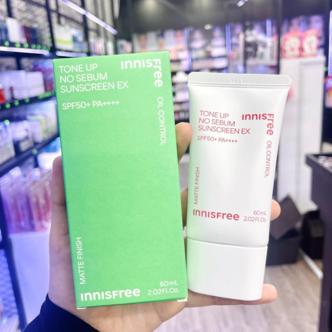 Kem Chống Nắng Nâng Tone, Kiềm Dầu Innisfree Tone Up No Sebum Sunscreen Ex SPF50/PA++++ 60ml