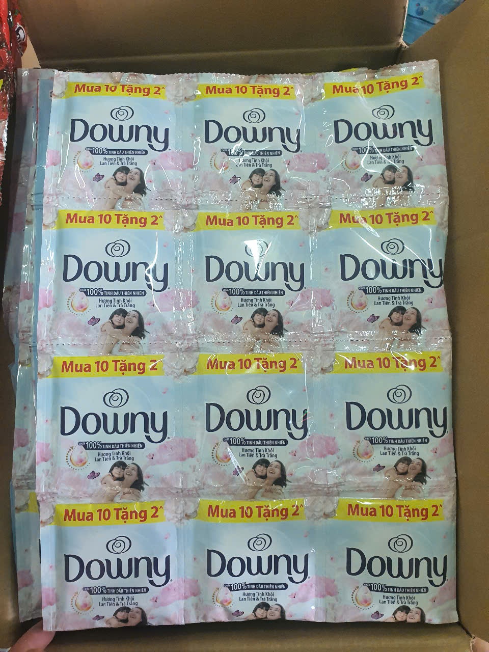 xả vải DOWNY 18ml*12 gói - dây