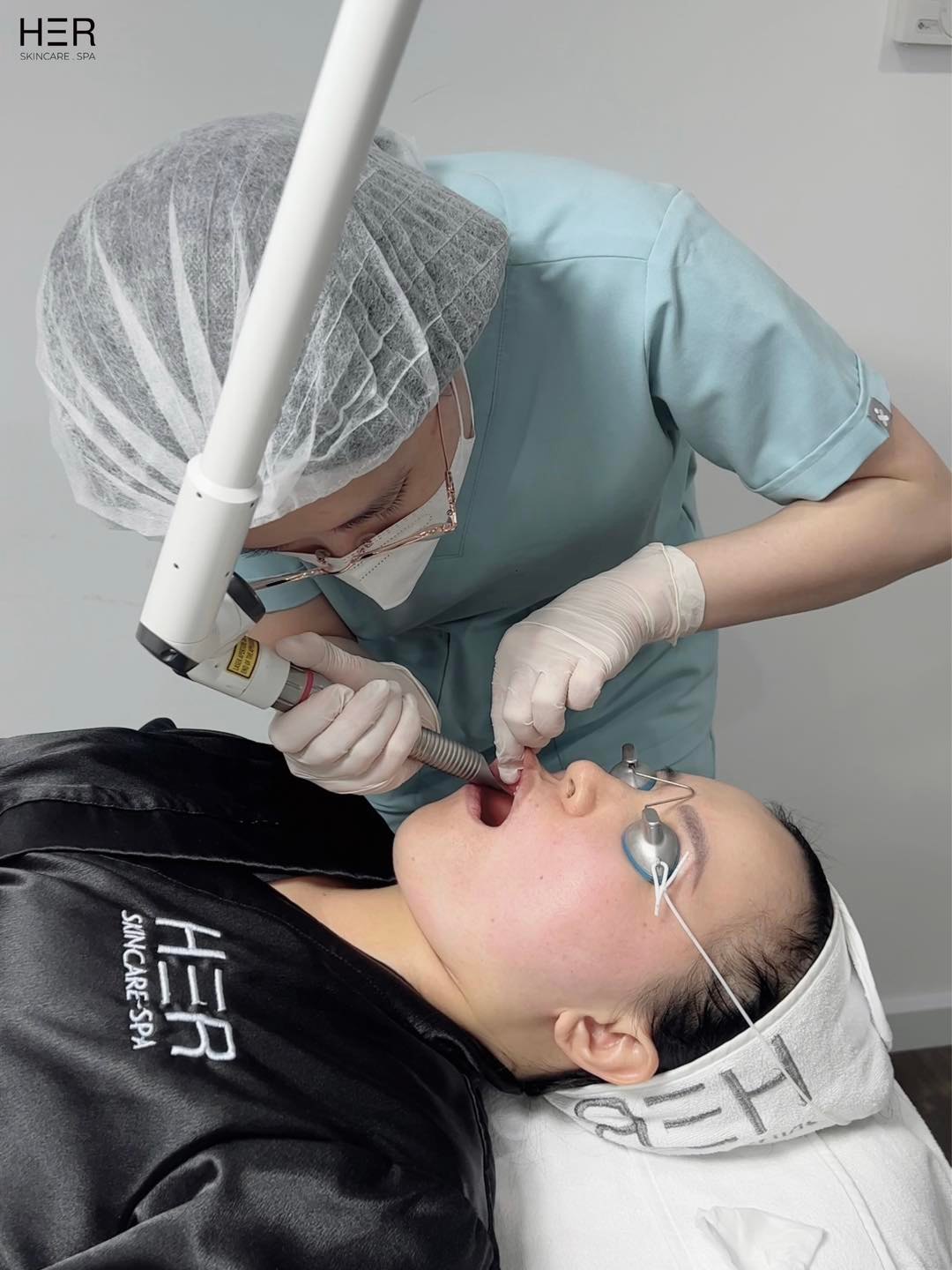 Adora Glow - Trẻ hoá đa tầng toàn diện