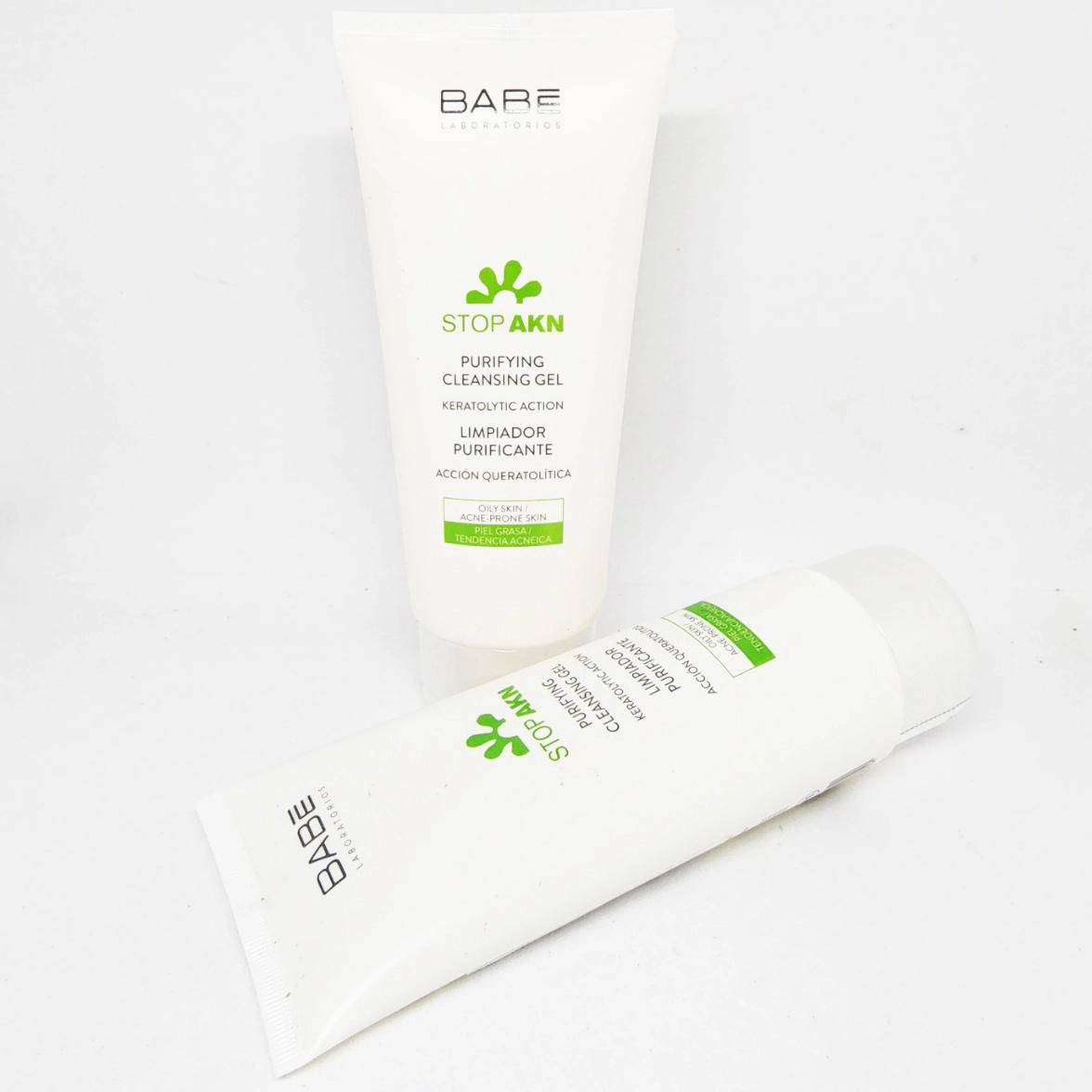 Gel rửa mặt làm sạch da, loại bỏ dầu nhờn, thông thoáng lỗ chân lông BABE Stop Akn Purifying Cleansing 200ml (R) (HSD: 4/29)