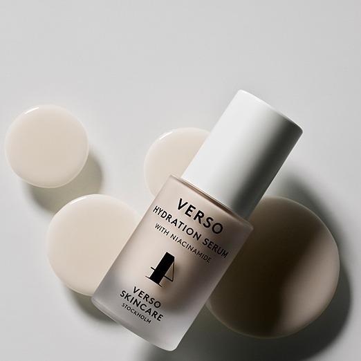 Tinh chất cấp ẩm, làm dịu và trẻ hóa da Verso Hydration Serum 30ml (R) (HSD: 5/27)