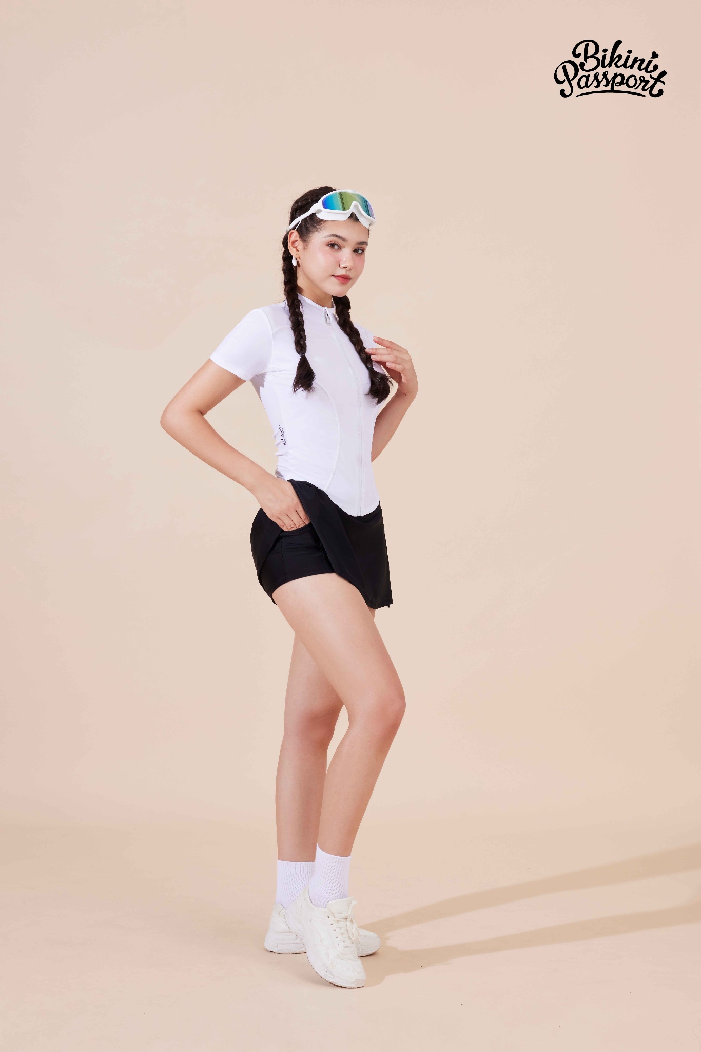 Áo bơi ngắn tay tôn dáng - Trắng