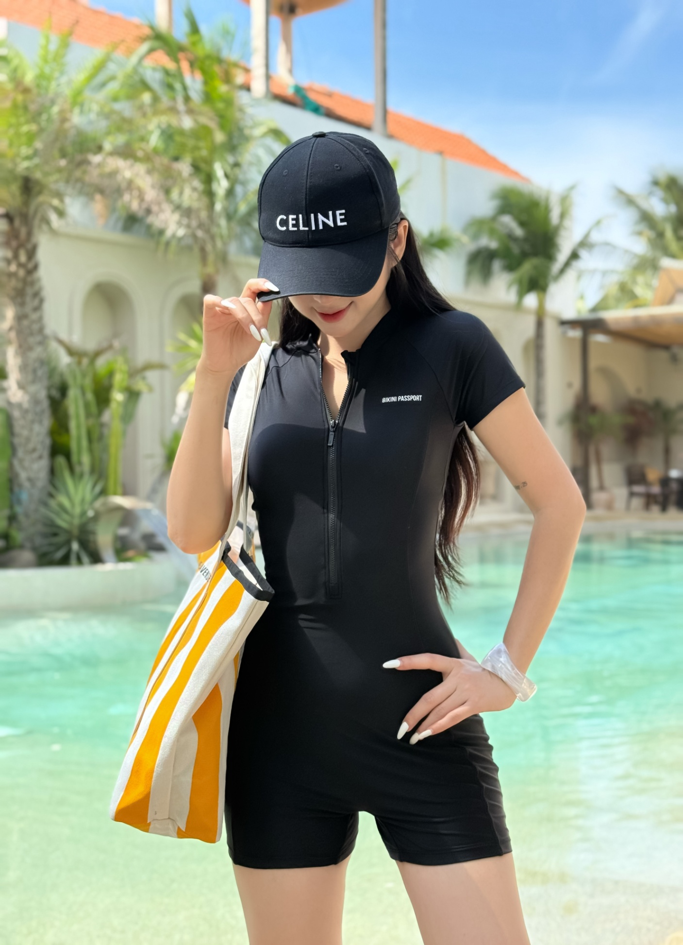 Đồ bơi NỮ kiểu Một mảnh quần short, áo tay ngắm có khóa - màu Đen