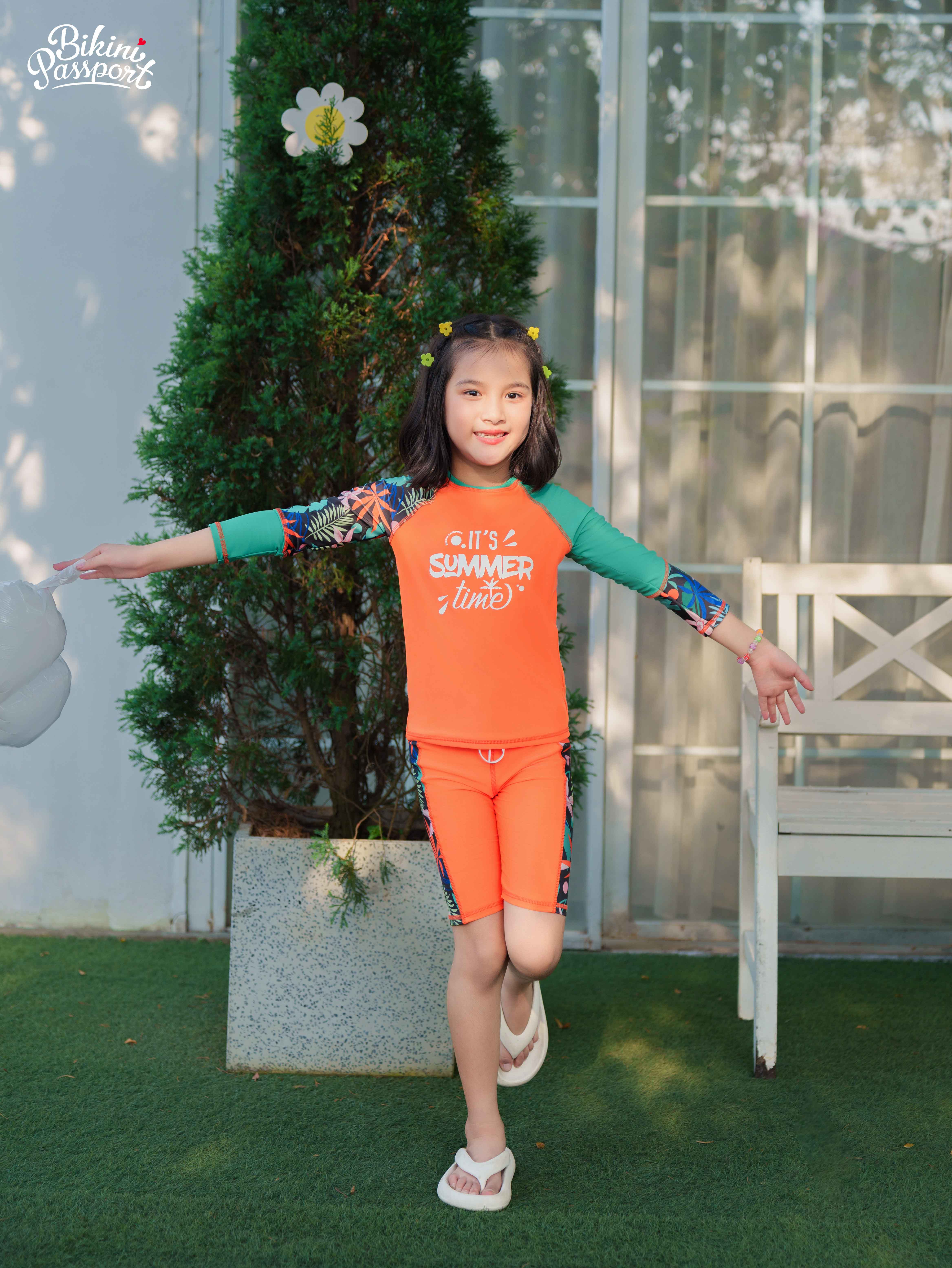 Đồ bơi Unisex cho bé dạng quần lửng, áo có tay - Đen