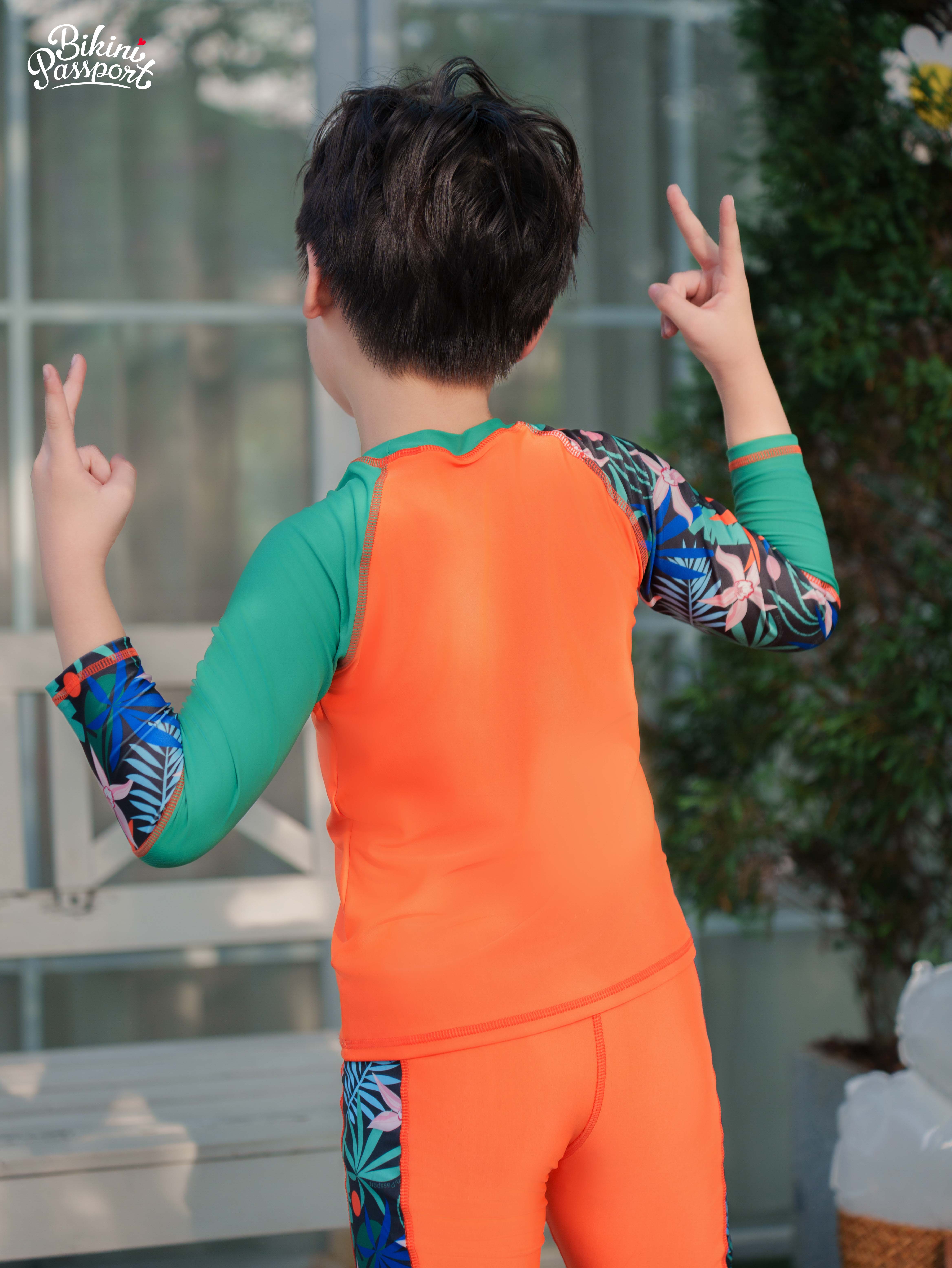 Đồ bơi Unisex cho bé dạng quần lửng, áo có tay - Đen