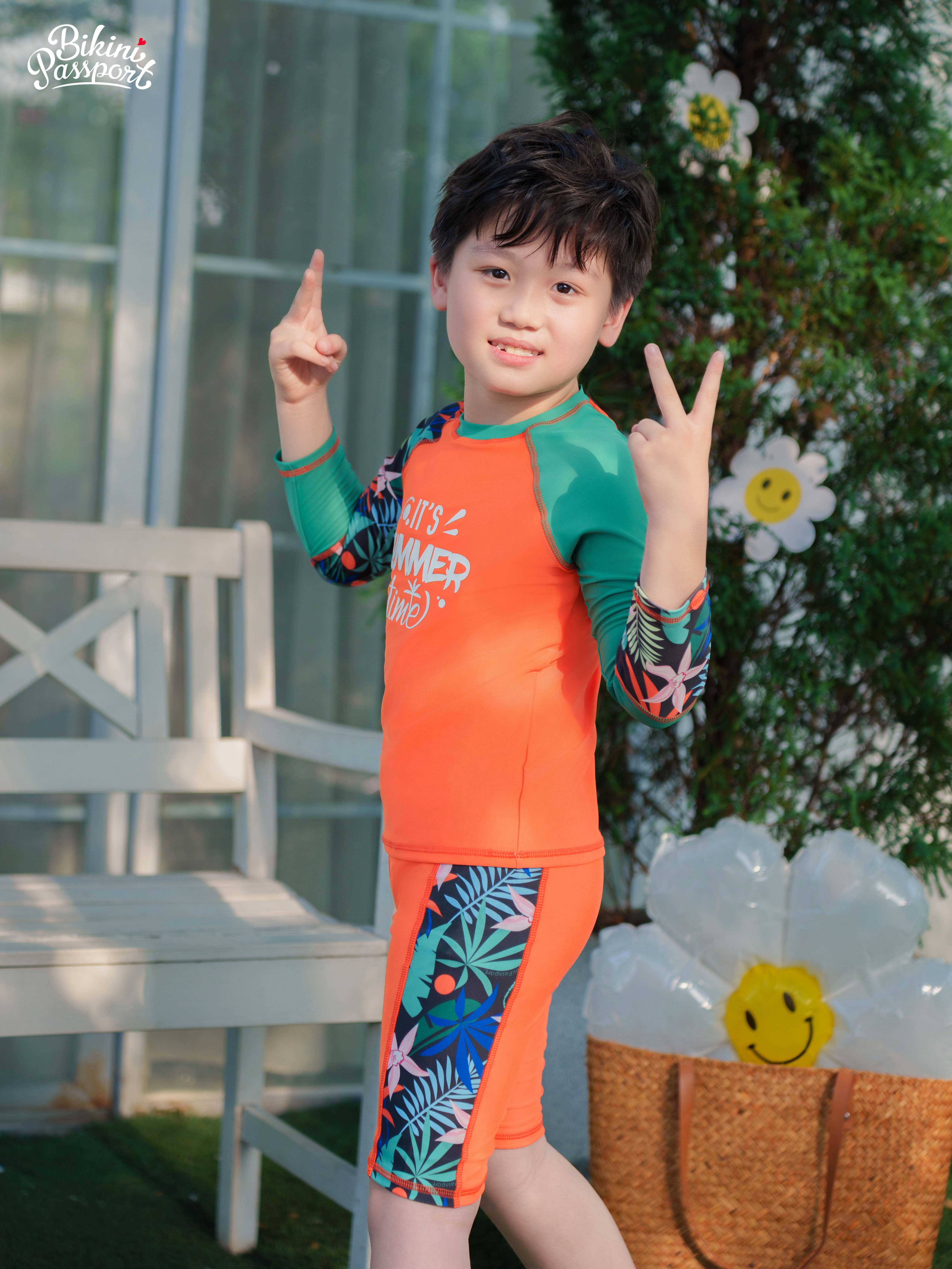 Đồ bơi Unisex cho bé dạng quần lửng, áo có tay - Đen