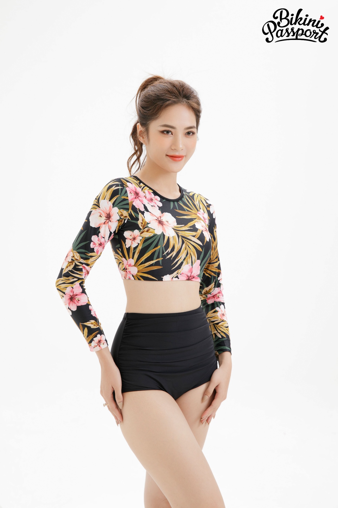 Quần bơi nữ xếp ly che bụng - Đen