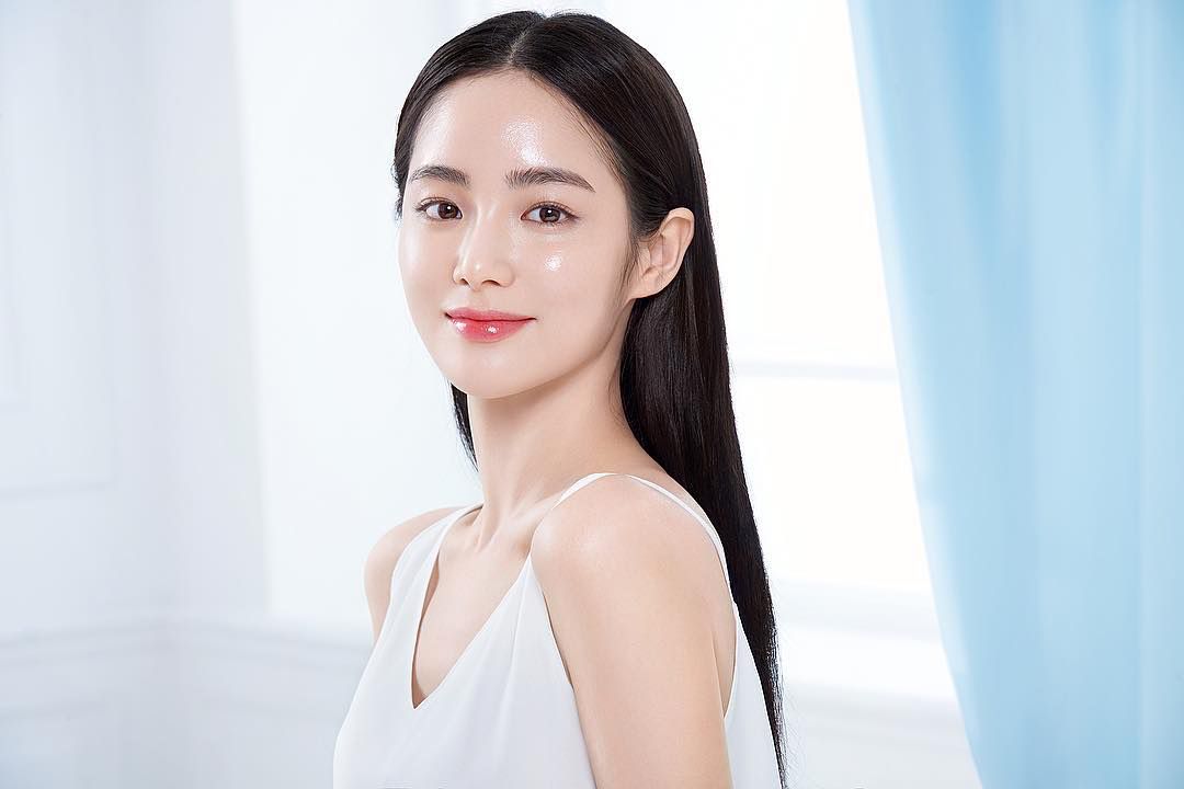 Cham-Soc-Da-Tai-Nha-Hay-Den-Spa-Clinic-Tot-Hon-_Chăm Sóc Da Tại Nhà Hay Đến Spa Clinic Tốt Hơn.jpg