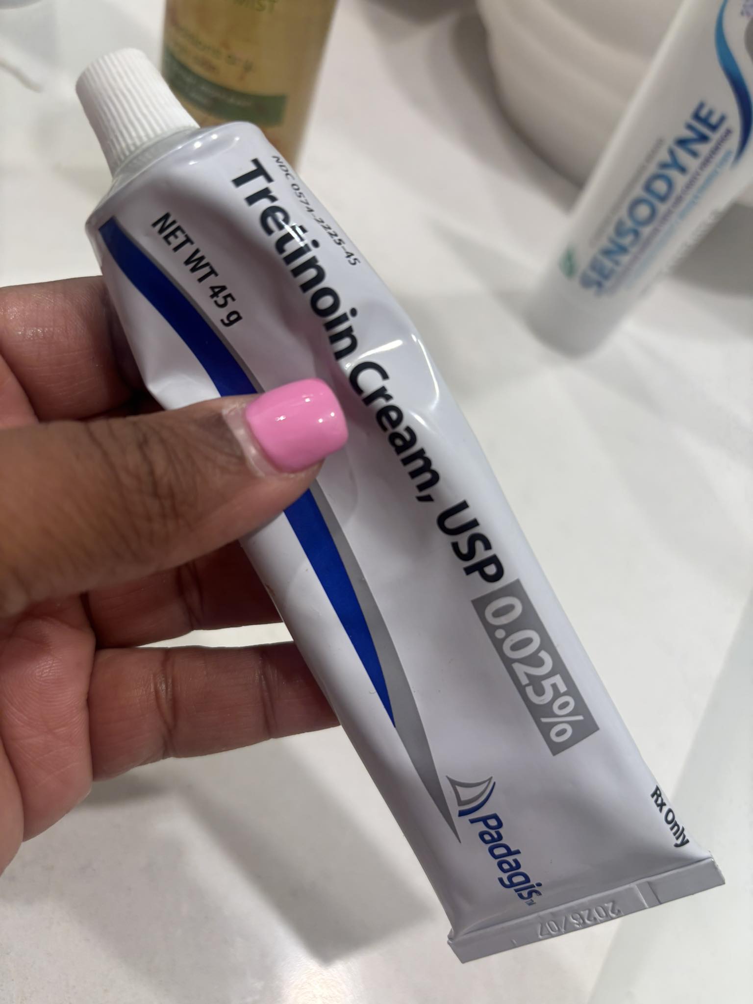 Tretinoin Có Làm Da Bắt Nắng Không?