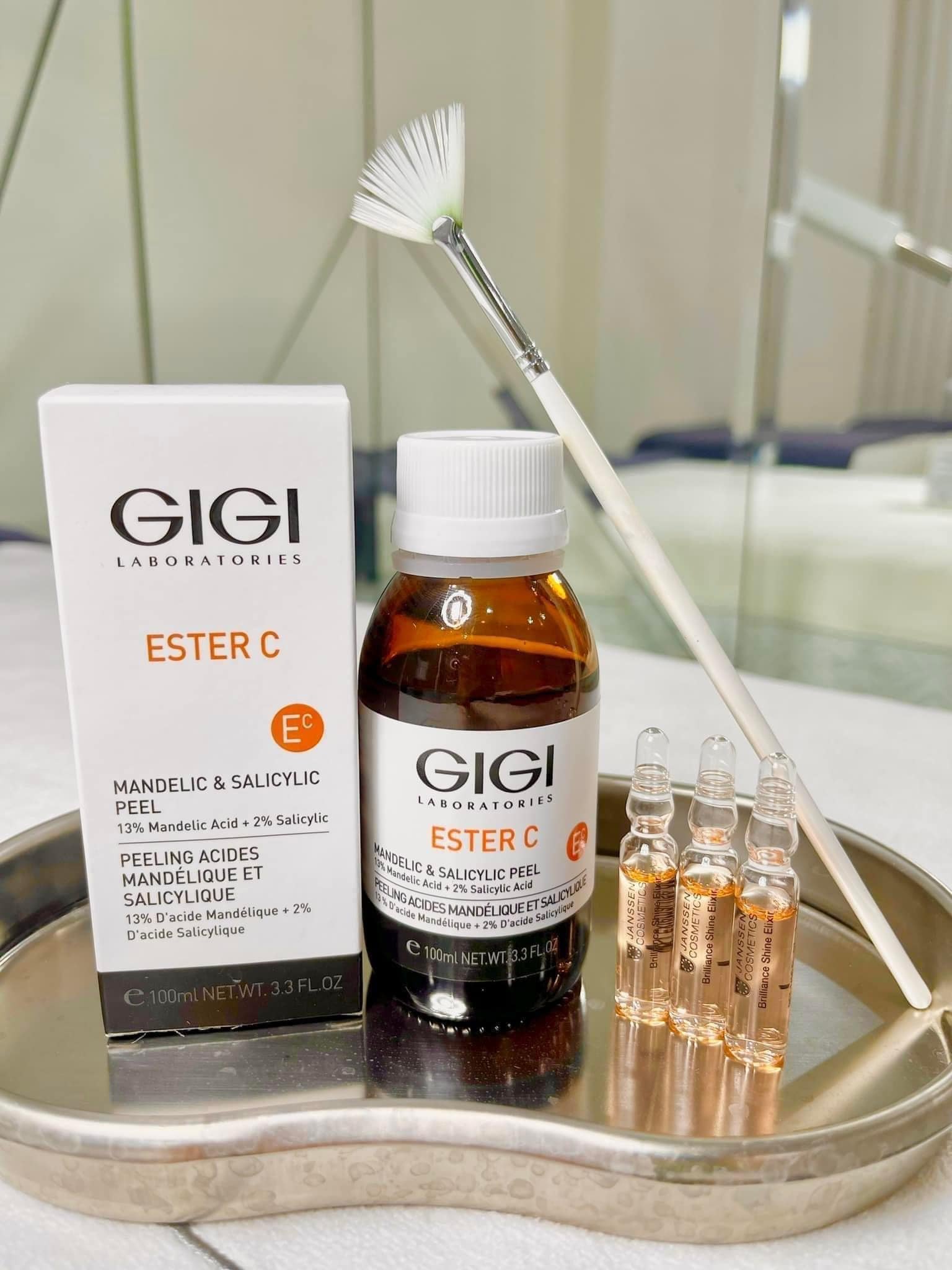 Peel làm căng bóng và sáng da ngay lập tức Gigi Ester C Mandelic peel 15% Professional 100ml (R)