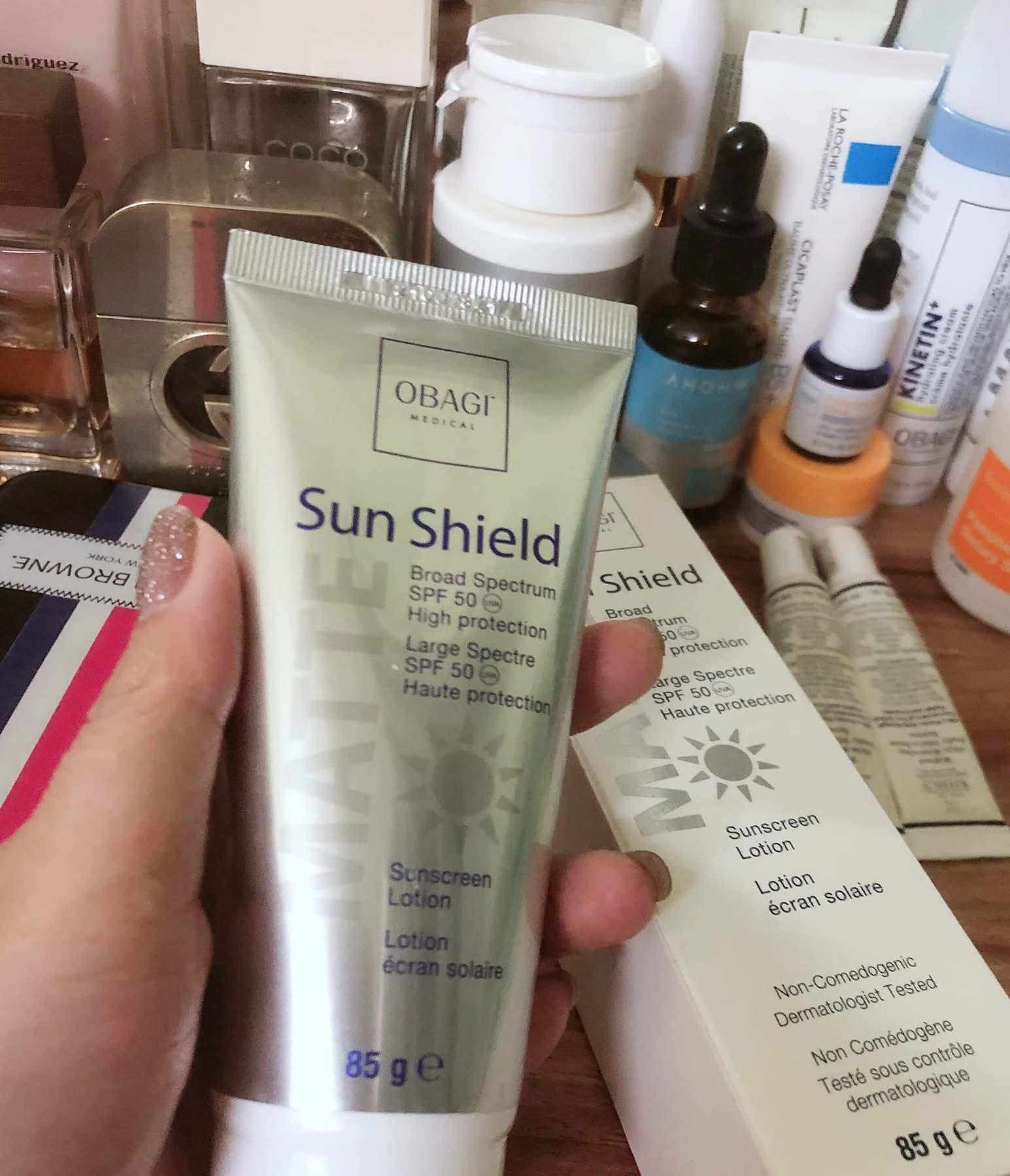 Kem chống nắng phổ rộng Obagi Sun Shield Matte Broad Spectrum SPF 50