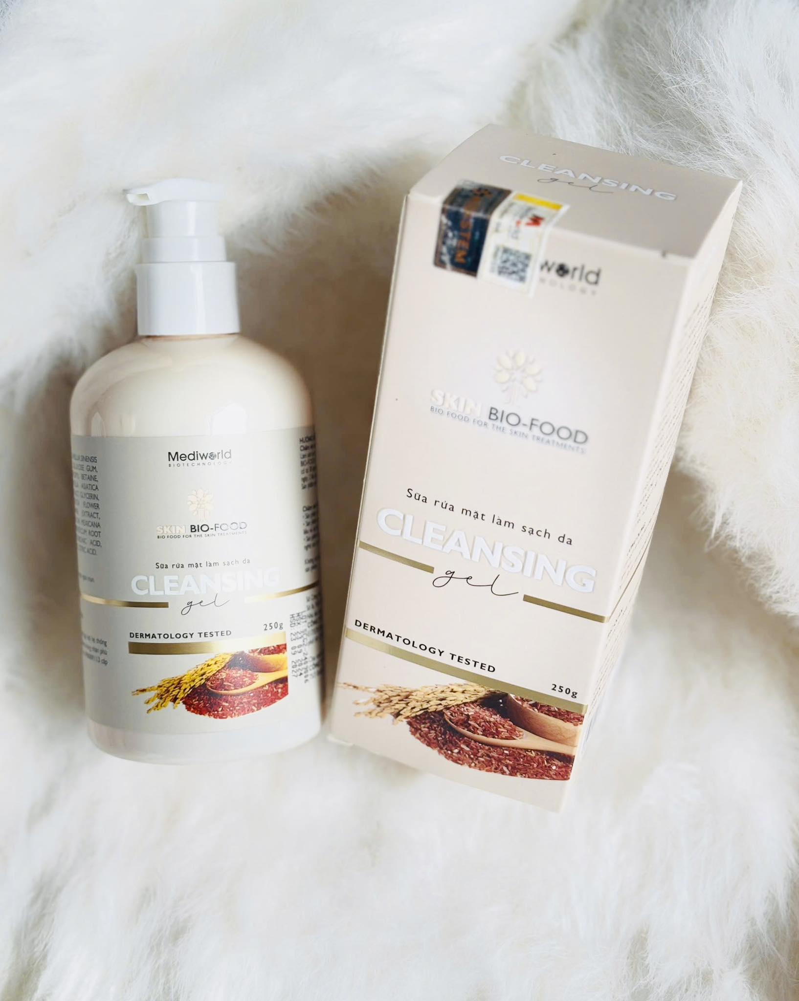 Sữa rửa mặt làm sạch da MEDIWORLD SKIN BIO FOOD CLEANSING GEL
