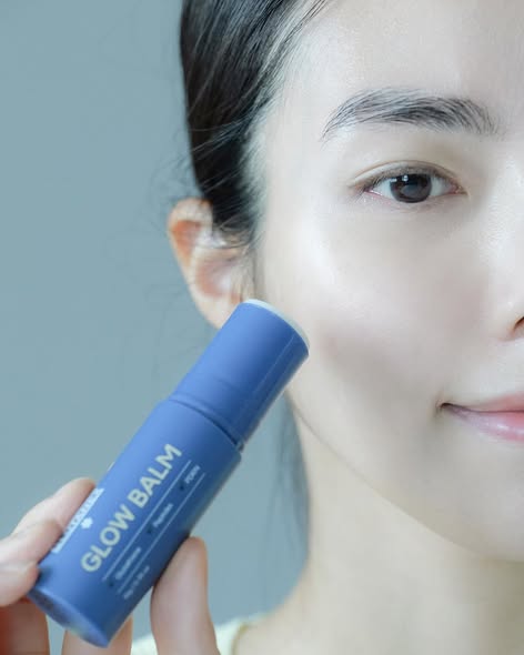Thanh-Sap-Duong-Glutanex-Glow-Balm-9g-Cap-Am-amp-Cang-Bong-Da-2.jpg?v=1776314597