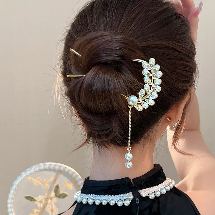 Trâm cài chiếc lá đính đá