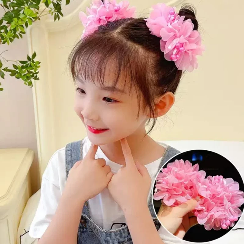 cột tóc chùm cho bé