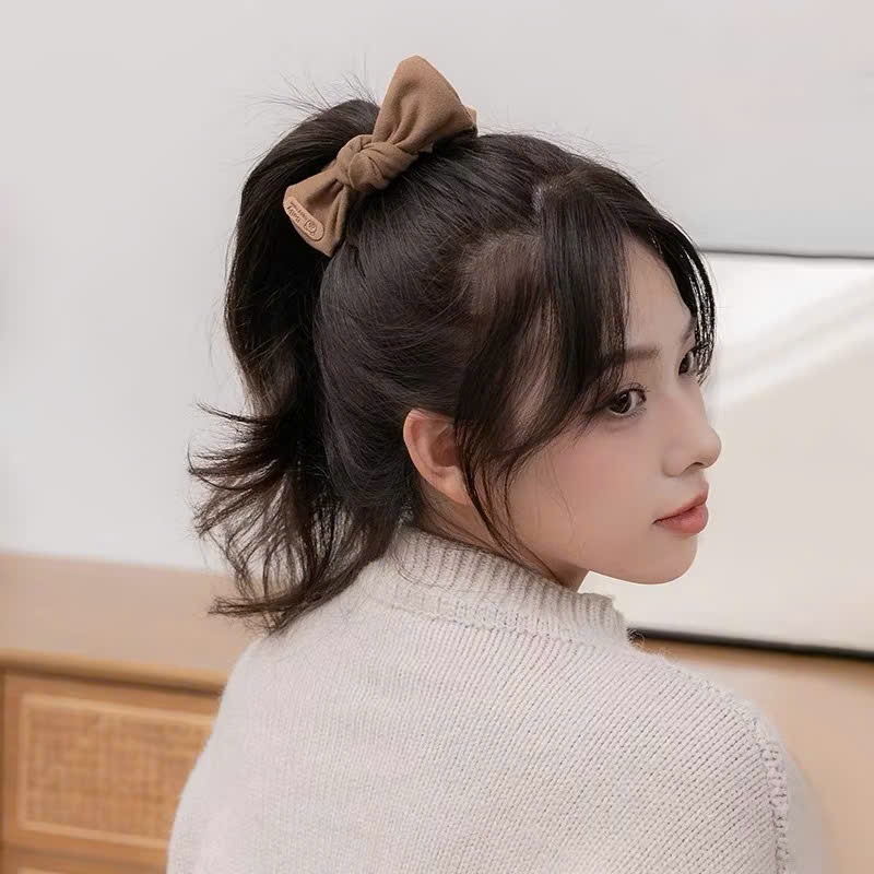 scrunchies vải thắt nơ đính tag gấu