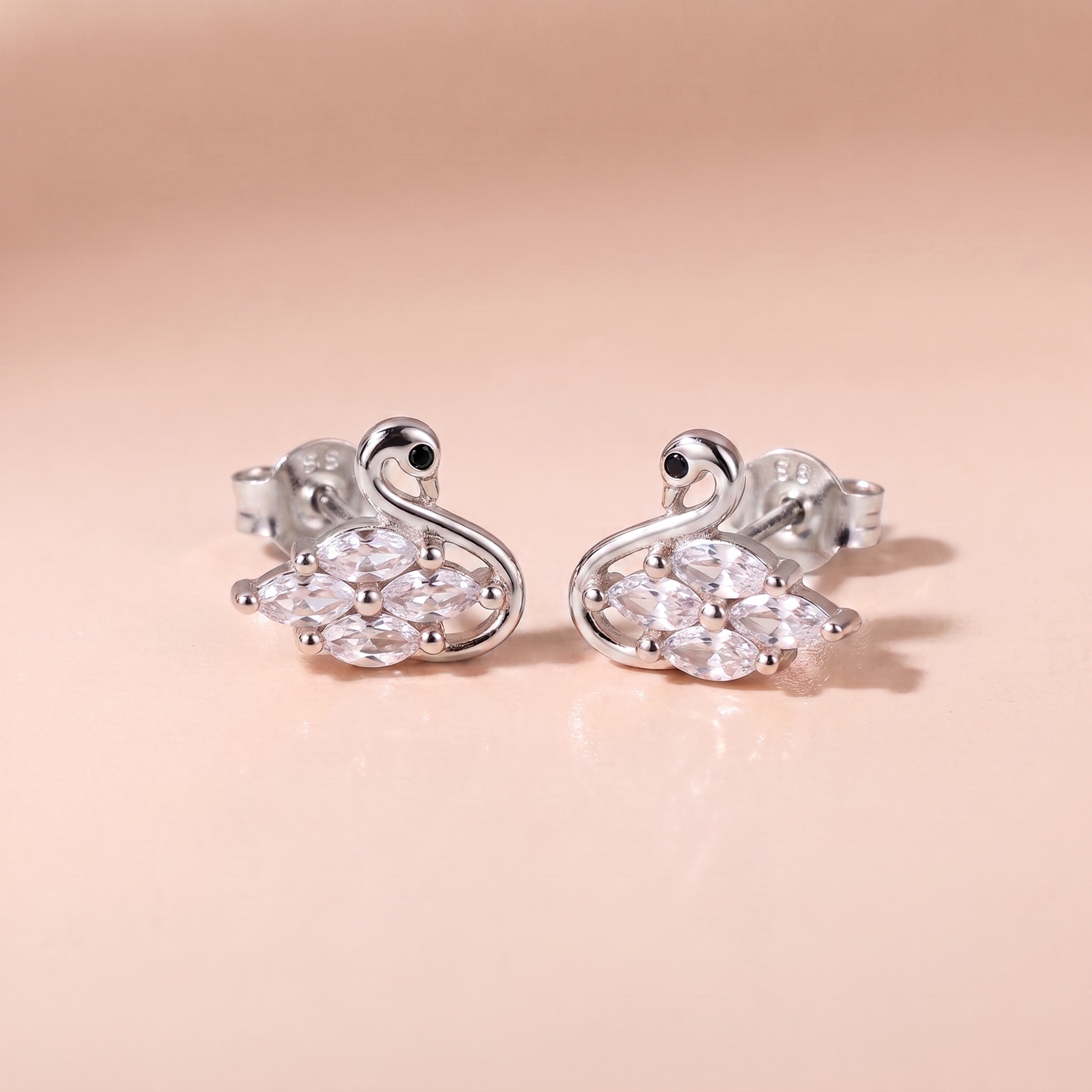 Bông tai bạc nữ mạ vàng hồng 18K và mạ bạch kim LAVESTA LAV245 Eleanor thiết kế thiên nga mang vẻ đẹp thanh cao, vĩnh cửu