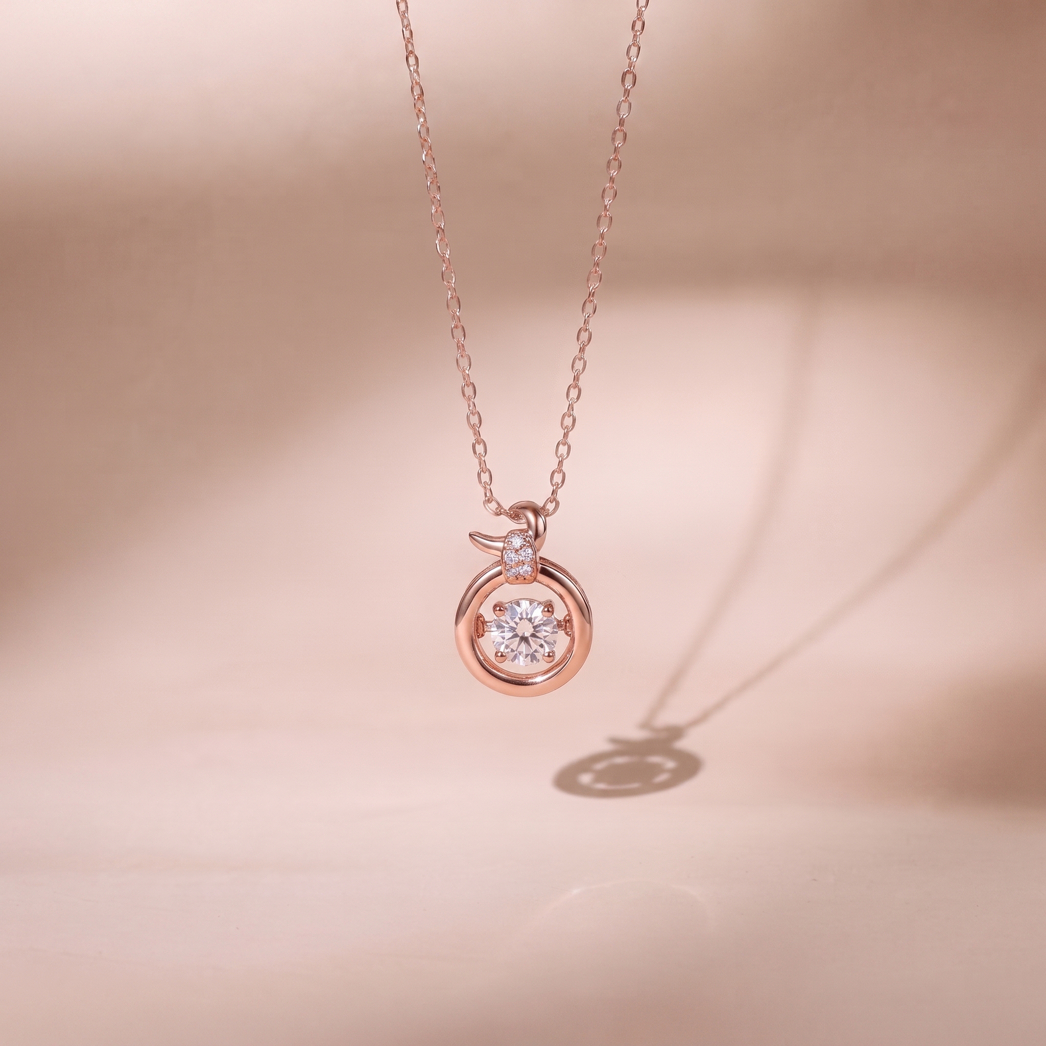 Dây chuyền bạc nữ mạ vàng hồng 18K và bạch kim cao cấp LAVESTA LAV243 Joli mang biểu tượng của sự cân bằng và toả sáng
