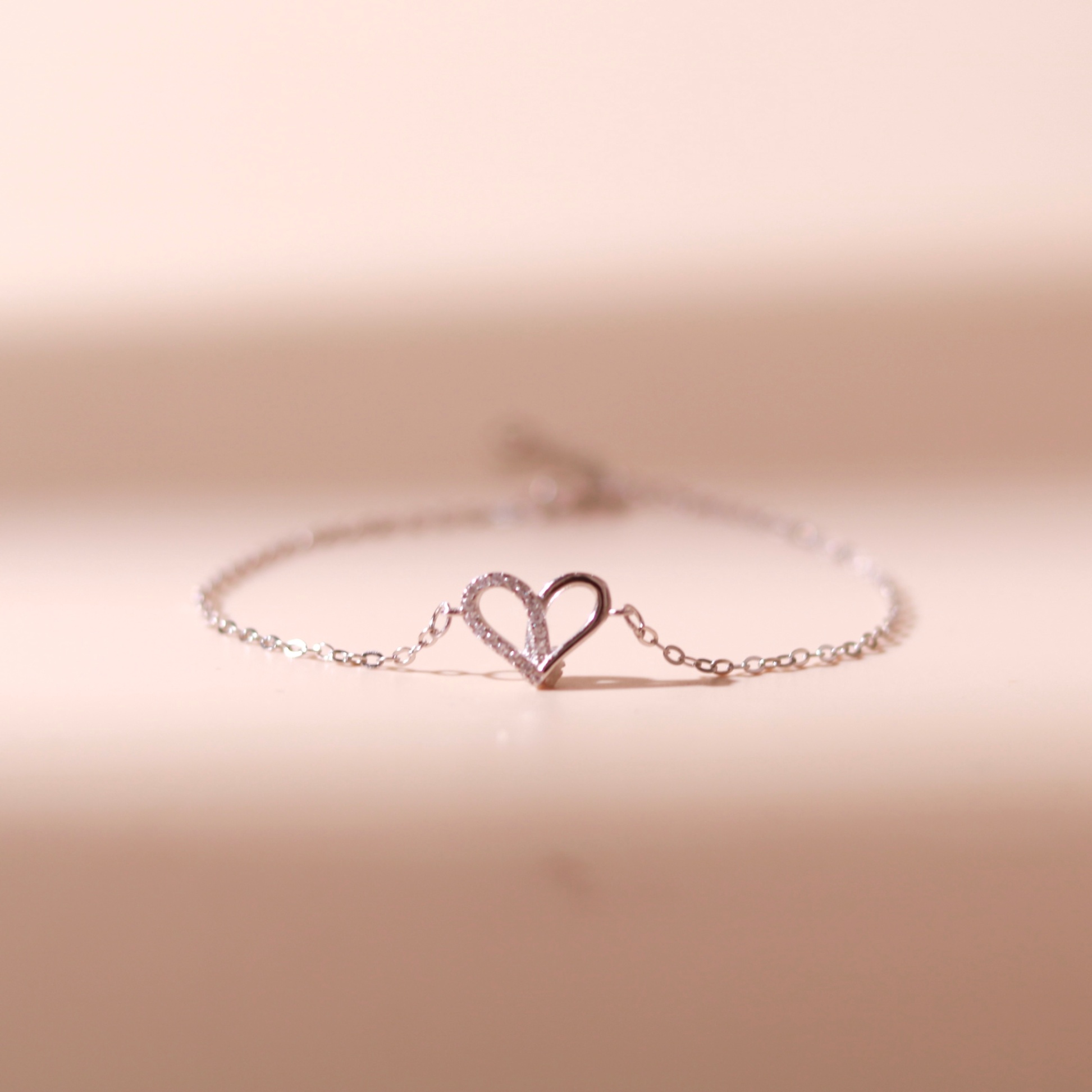 Lắc tay bạc nữ mạ vàng hồng 18K và mạ bạch kim LAVESTA LAV093 Narci thiết kế trái tim mở gắn đá lấp lánh, kiêu sa Beloved