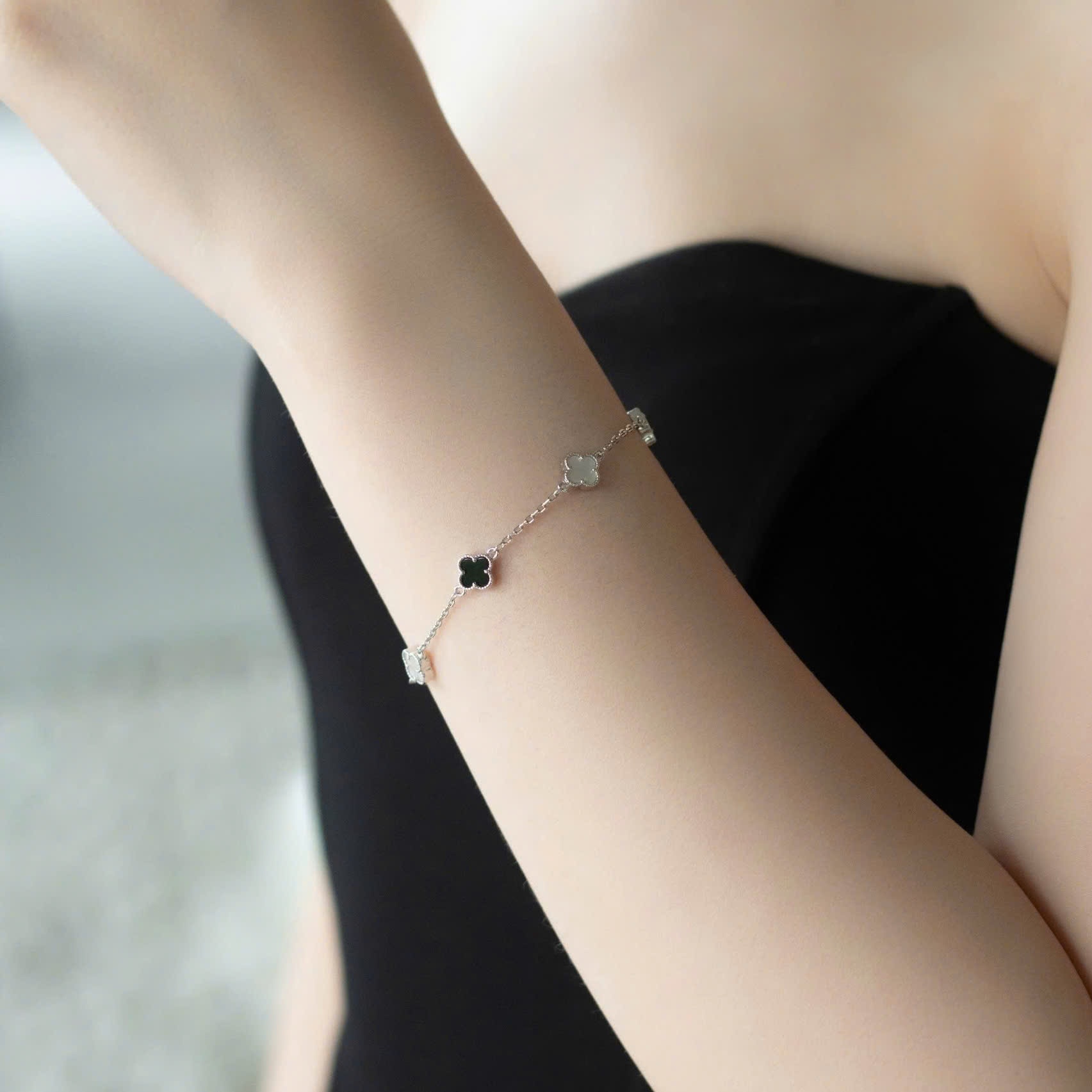 Lắc tay bạc nữ mạ vàng hồng 18K và mạ bạch kim LAVESTA LAV126 Yuri thiết kế cỏ 4 lá thời thượng, quyến rũ