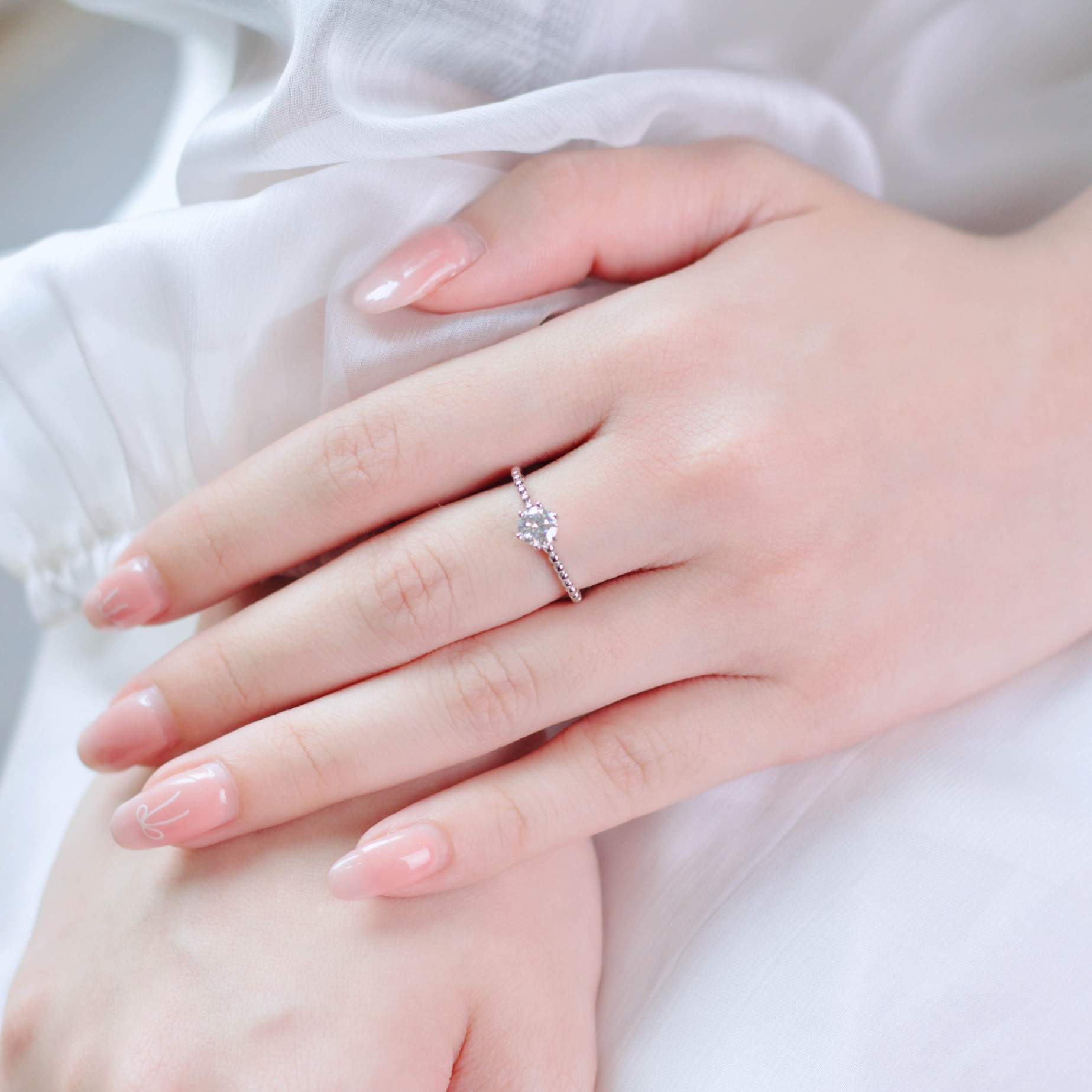 Nhẫn nữ bạc xi bạch kim đính đá Moissanite bạc xi bạch kim 5 ly kiểm định GRA LAVESTA KC126 hiện đại, sang chảnh -fs