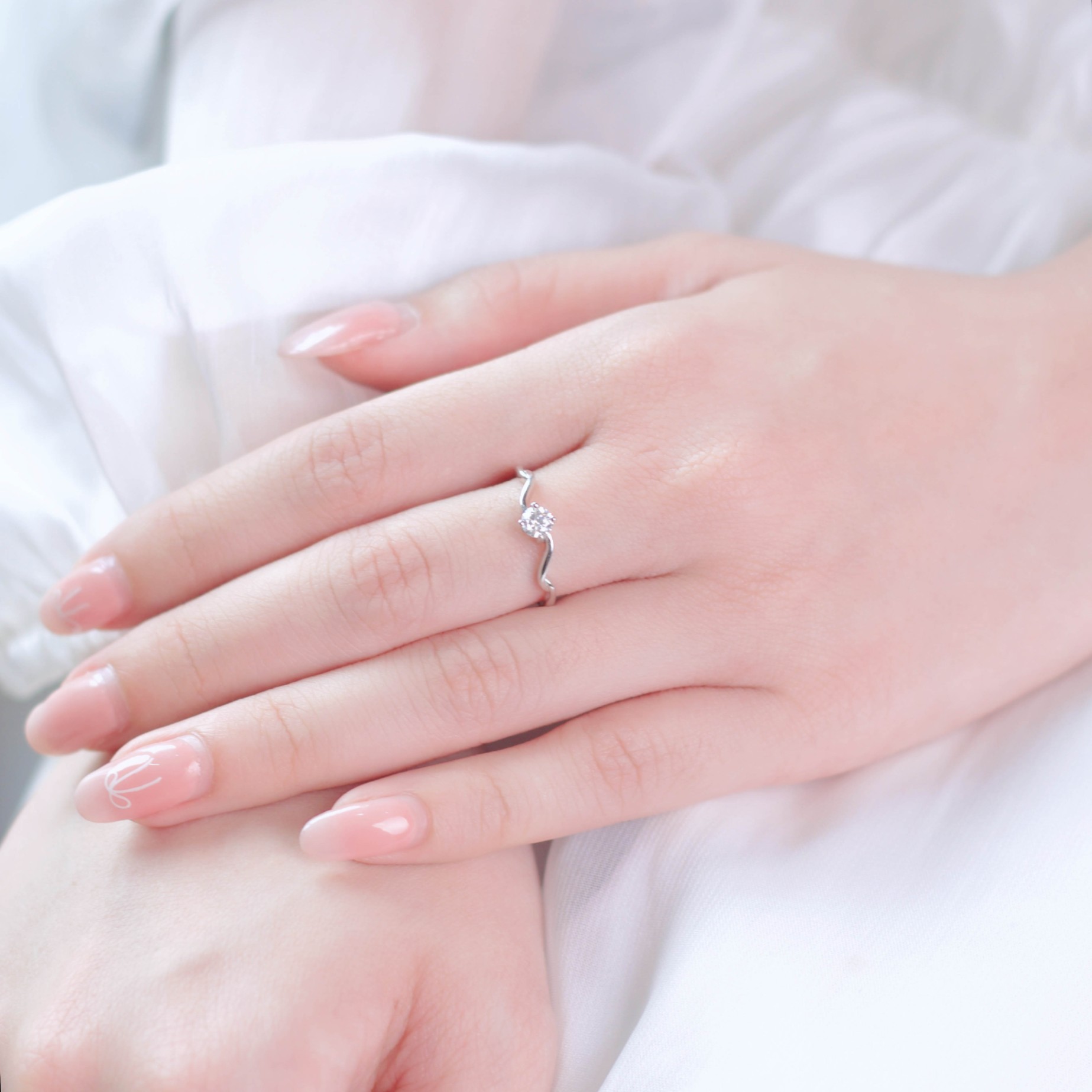 Nhẫn nữ bạc xi bạch kim đính đá Moissanite bạc xi bạch kim 4 ly kiểm định GRA LAVESTA KC129 hiện đại, ấn tượng -fs
