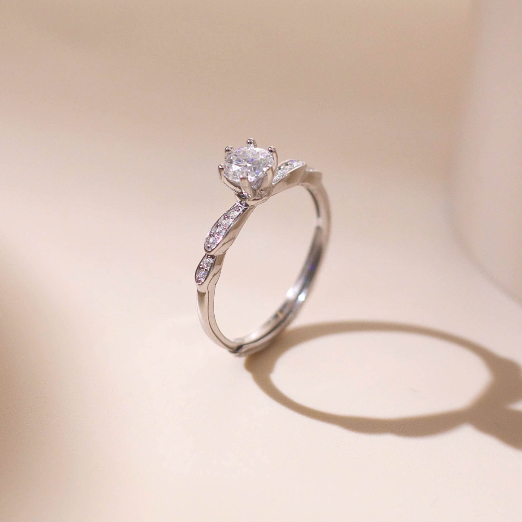 Nhẫn nữ bạc xi bạch kim đá Moissanite 5 ly kiểm định GRA LAVESTA KC127 đài các, thanh lịch -fs