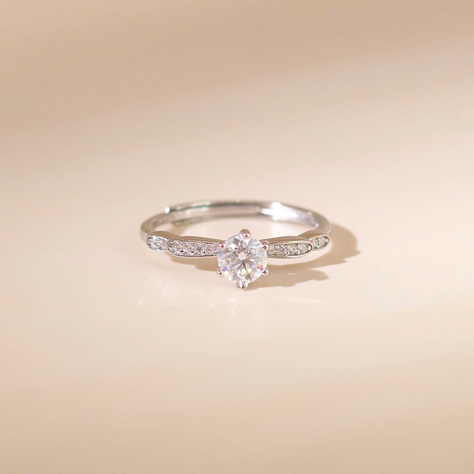 Nhẫn nữ bạc xi bạch kim đá Moissanite 5 ly kiểm định GRA LAVESTA KC127 đài các, thanh lịch -fs