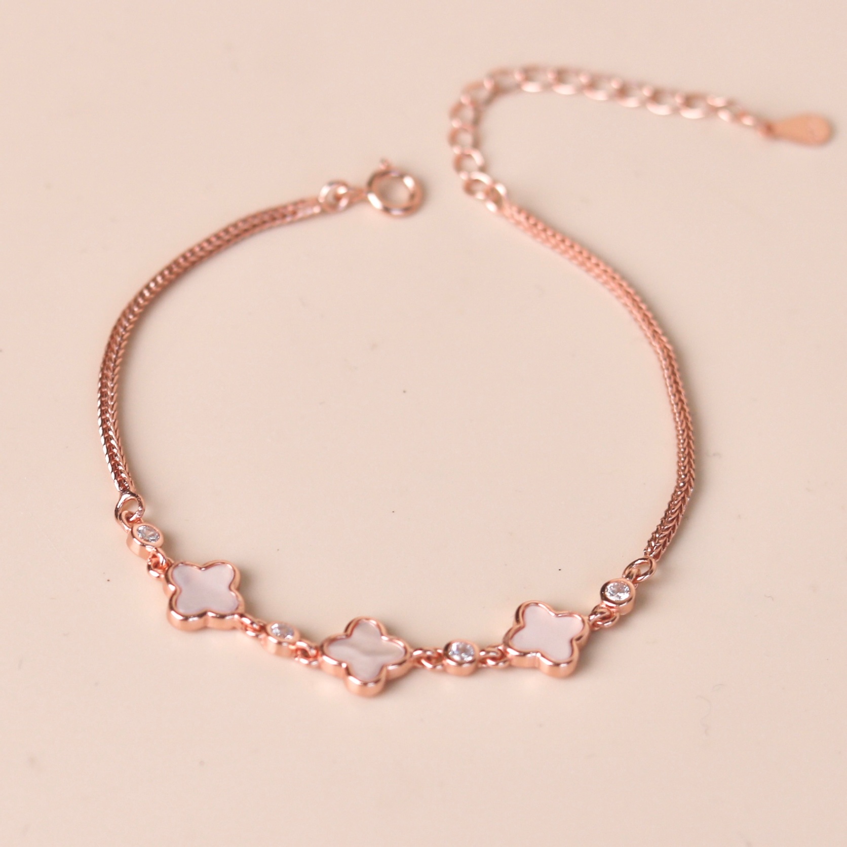 Lắc tay bạc nữ mạ vàng hồng 18K LAVESTA LAV091 Fancy thiết kế mặt cỏ 4 lá ngập tràn may mắn và hạnh phúc