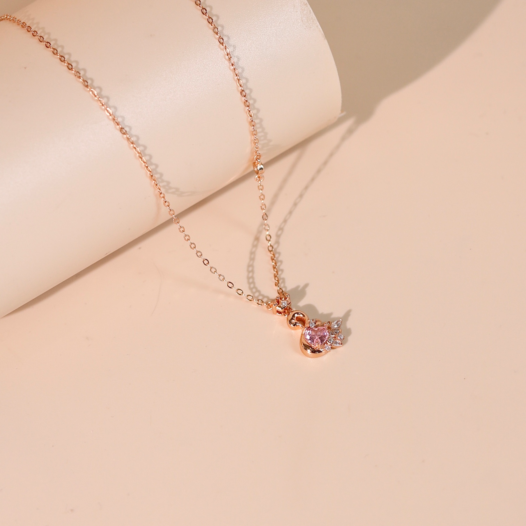 Dây chuyền bạc nữ mạ vàng hồng 18K cao cấp LAVESTA LAV142 Fiona thiết kế mặt thiên nga sang trọng, kiêu hãnh