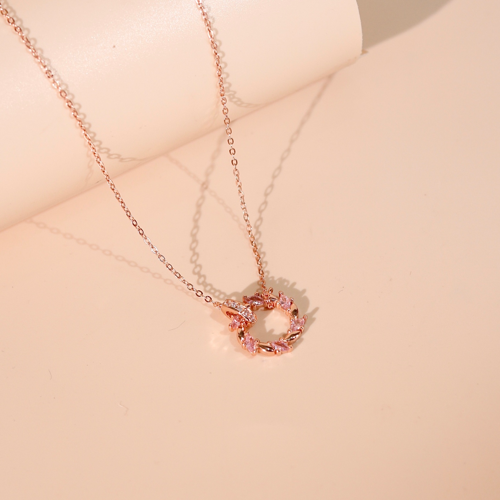Dây chuyền bạc nữ mạ vàng hồng 18K cao cấp LAVESTA LAV152 Lori thiết kế mặt nguyệt quế mang vẻ đẹp trí tuệ và cao quý