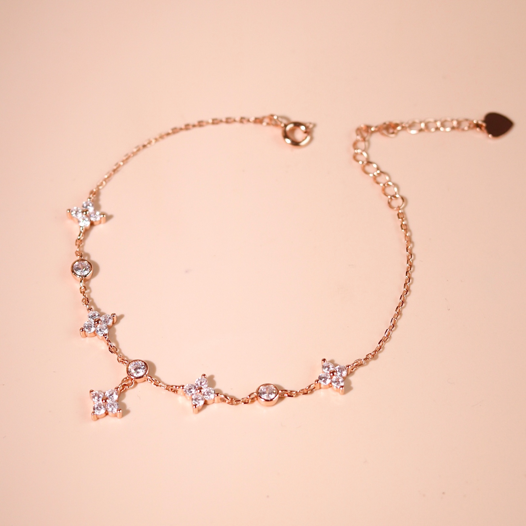Lắc tay bạc nữ mạ vàng hồng 18K và mạ bạch kim LAVESTA LAV149 Lani thiết kế mặt cỏ 4 lá may mắn, hộ mệnh cảm xúc