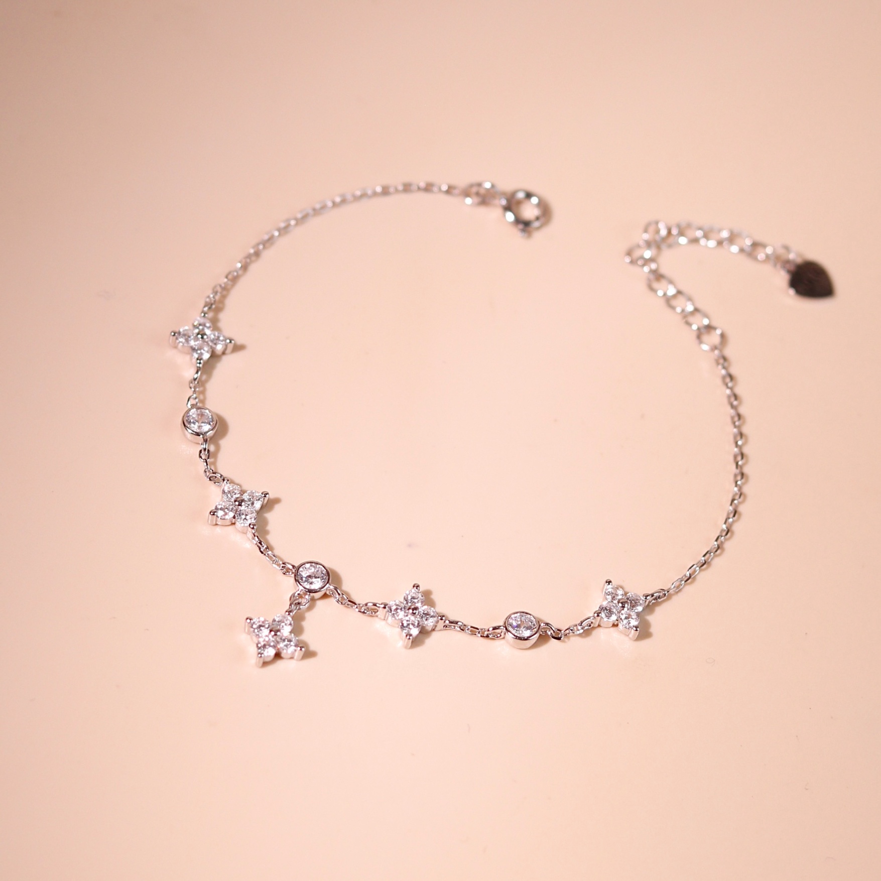Lắc tay bạc nữ mạ vàng hồng 18K và mạ bạch kim LAVESTA LAV149 Lani thiết kế mặt cỏ 4 lá may mắn, hộ mệnh cảm xúc