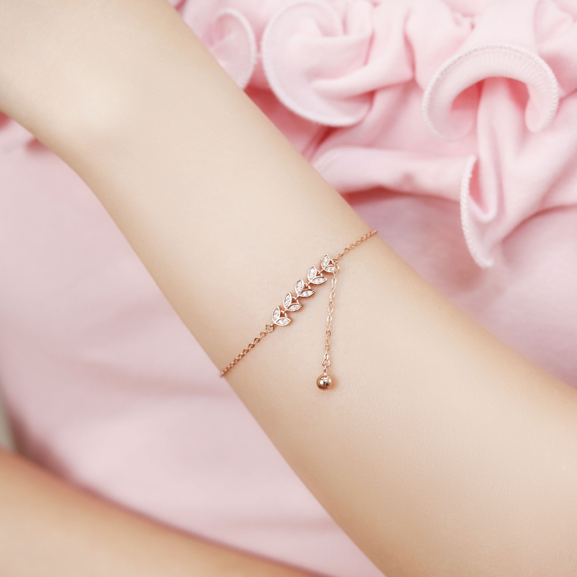 Lắc tay bạc nữ mạ vàng hồng 18K và mạ bạch kim LAVESTA LAV153 Lori thiết kế lá nguyệt quế mang vẻ đẹp trí tuệ, cao quý