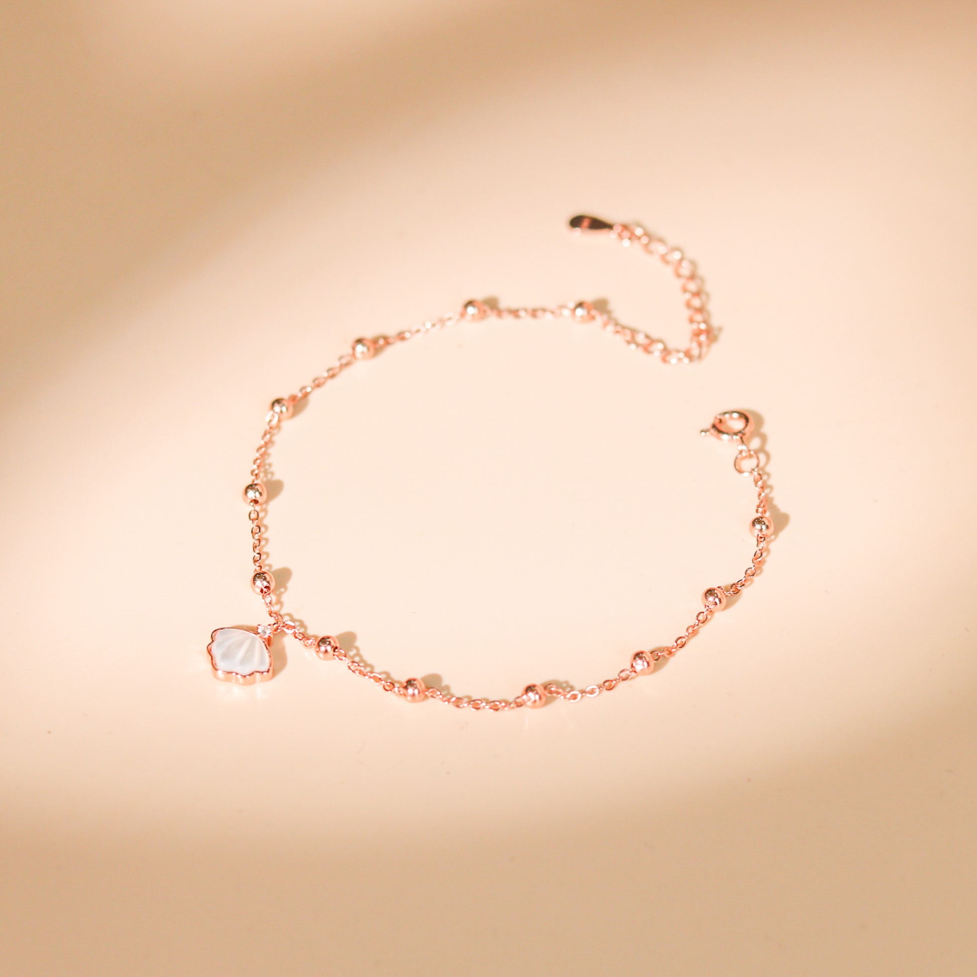 Lắc chân bạc nữ mạ vàng hồng 18K và mạ bạch kim LAVESTA LAV162 Molly thiết kế mặt vỏ sò biểu tượng nữ tính và sự chở che