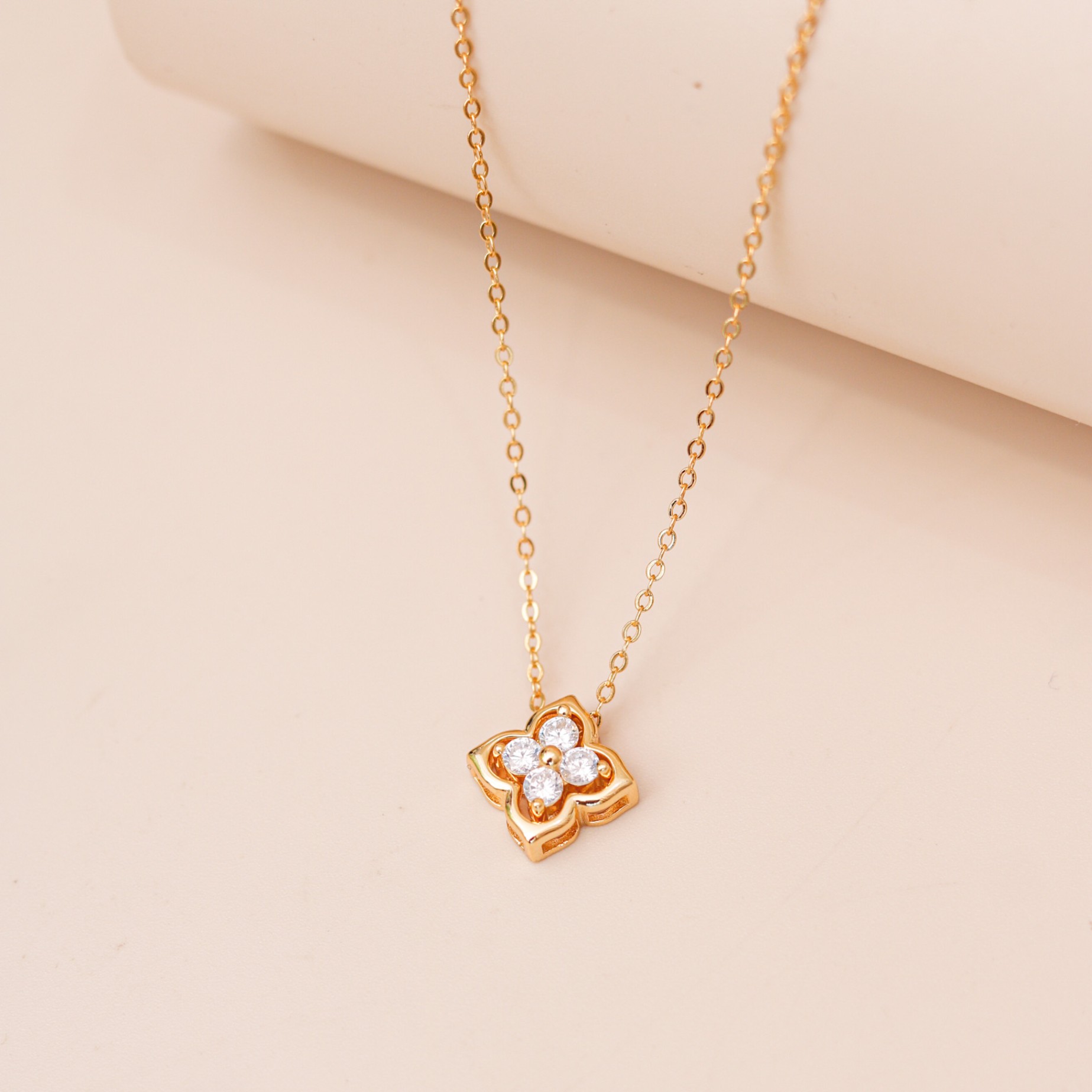 Dây chuyền bạc nữ mạ vàng 14K và mạ bạch kim cao cấp LAVESTA LAV182 Reina thiết kế mặt cỏ 4 lá ngàn điều an lành
