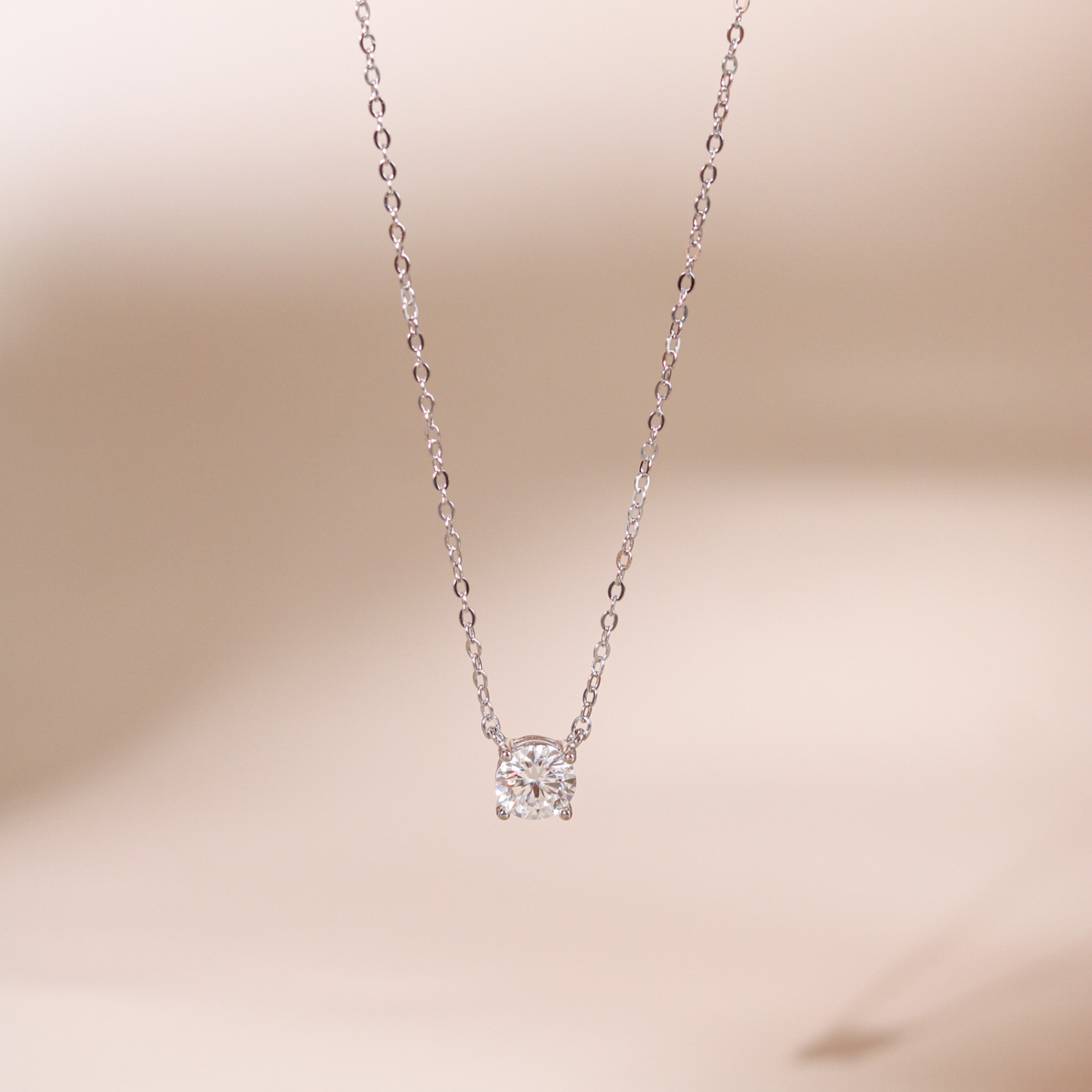 Dây chuyền nữ bạc xi bạch kim đá Moissanite 6.5 ly kiểm định GRA LAVESTA KC135 Only you mang vẻ đẹp duy nhất, sang trọng